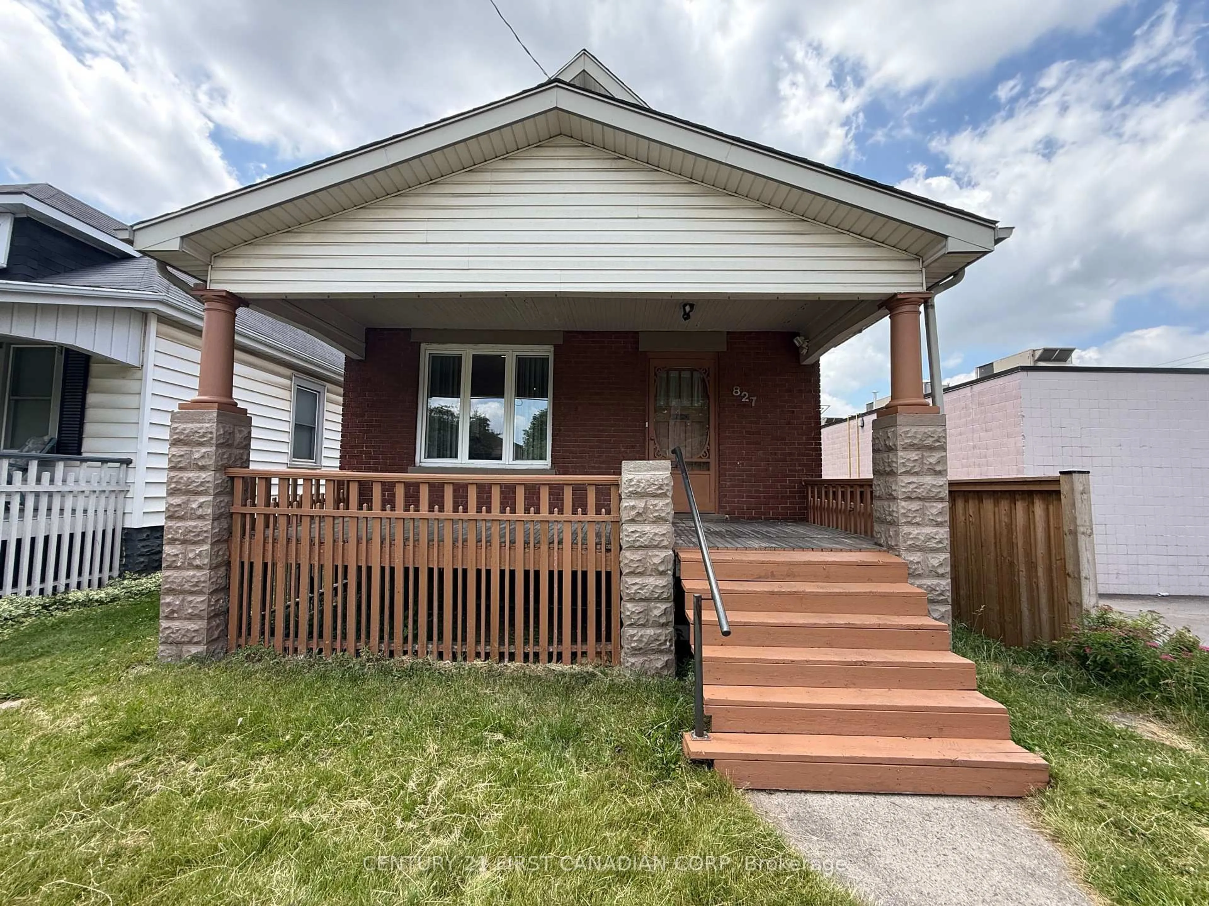 Home with brick exterior material, street for 827 Quebec St, London East Ontario N5Y 1X3