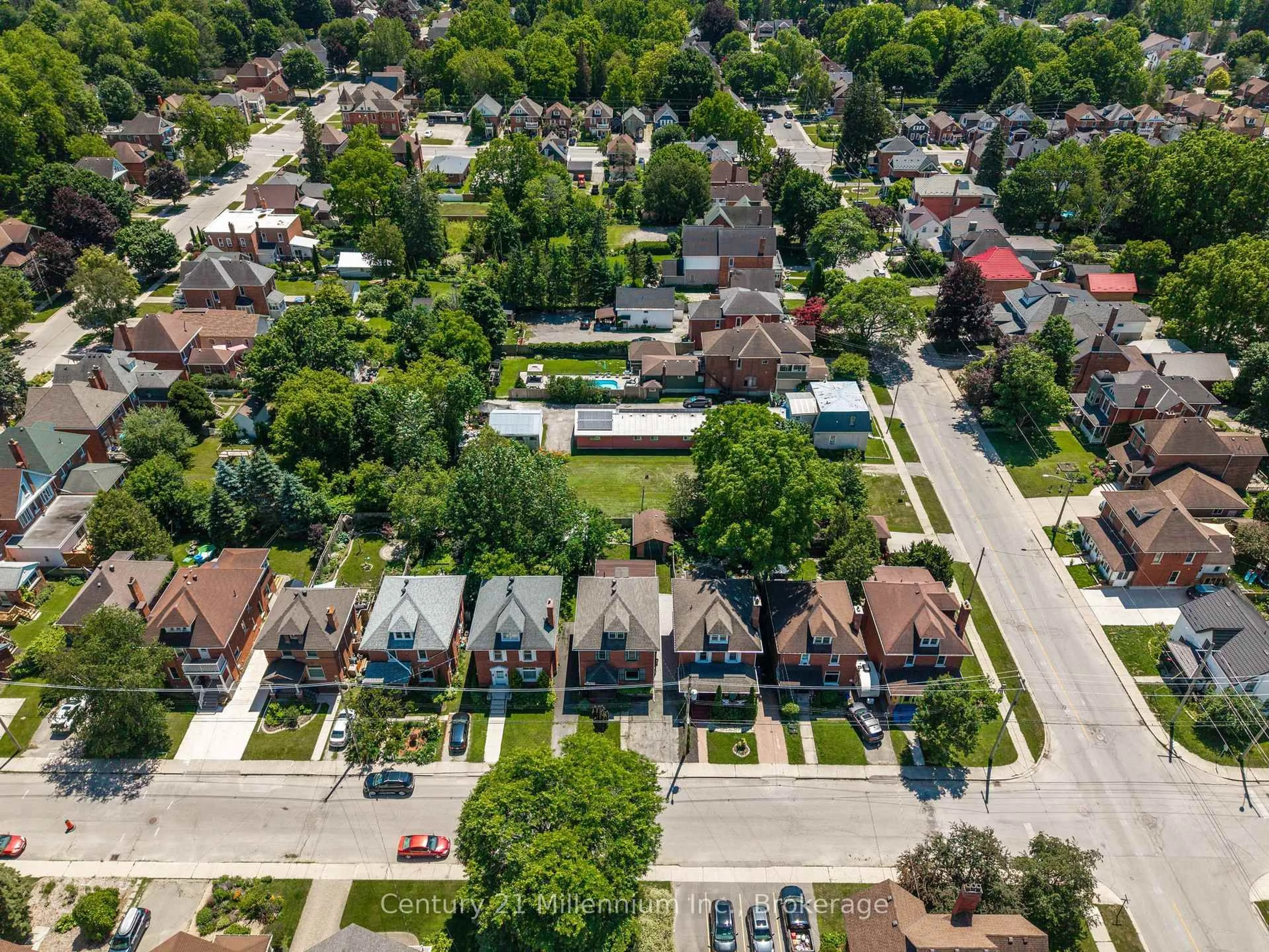 A pic from outside/outdoor area/front of a property/back of a property/a pic from drone, street for 329 7th St, Owen Sound Ontario N4K 1J1