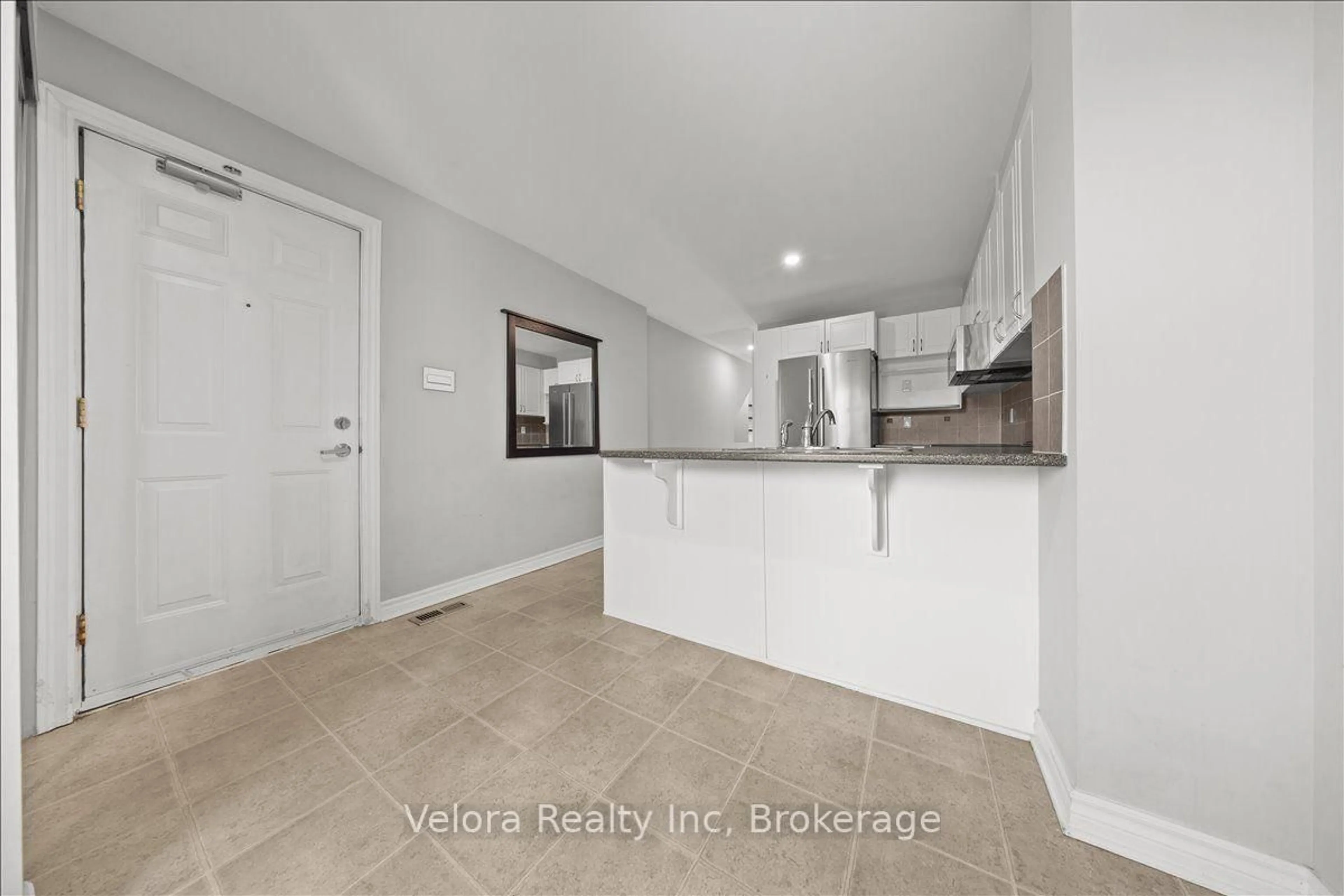 Open concept kitchen, ceramic/tile floor for 639 Lakeridge Dr, Ottawa Ontario K4A 0H4