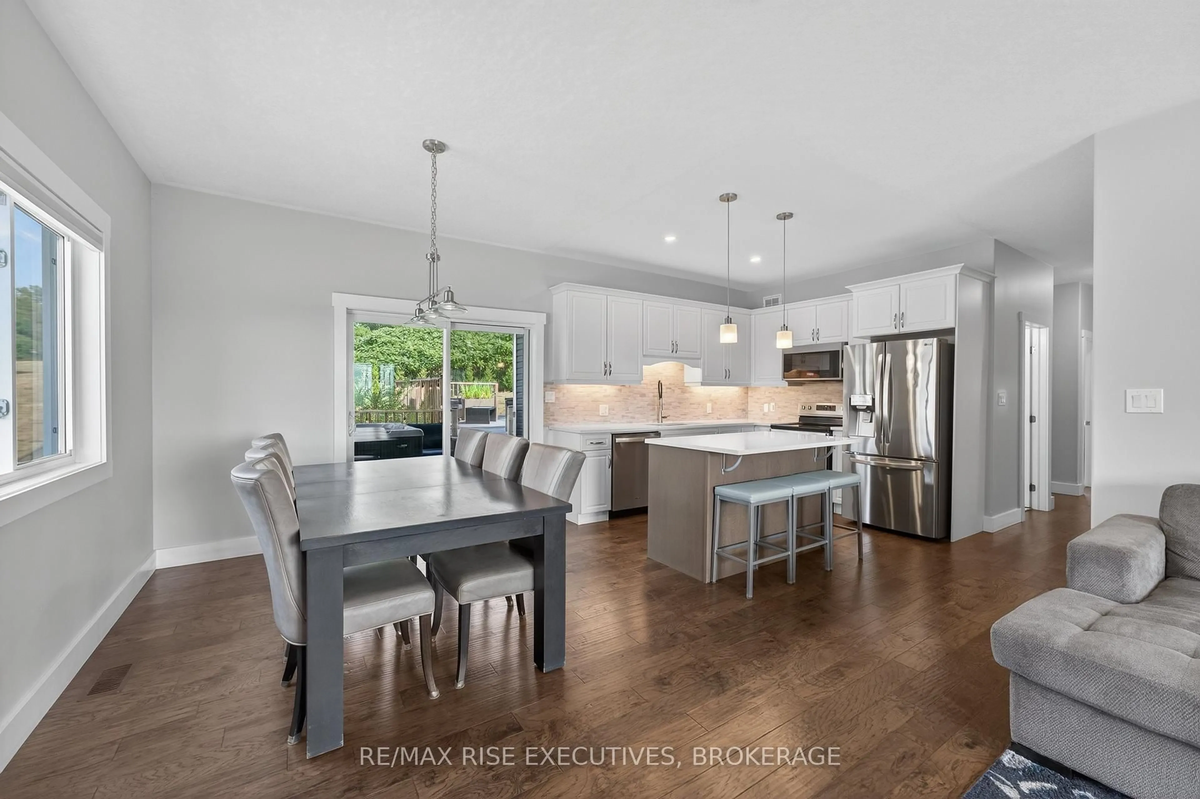 Open concept kitchen, unknown for 131 Morgan Dr, Sydenham Ontario K0H 2T0