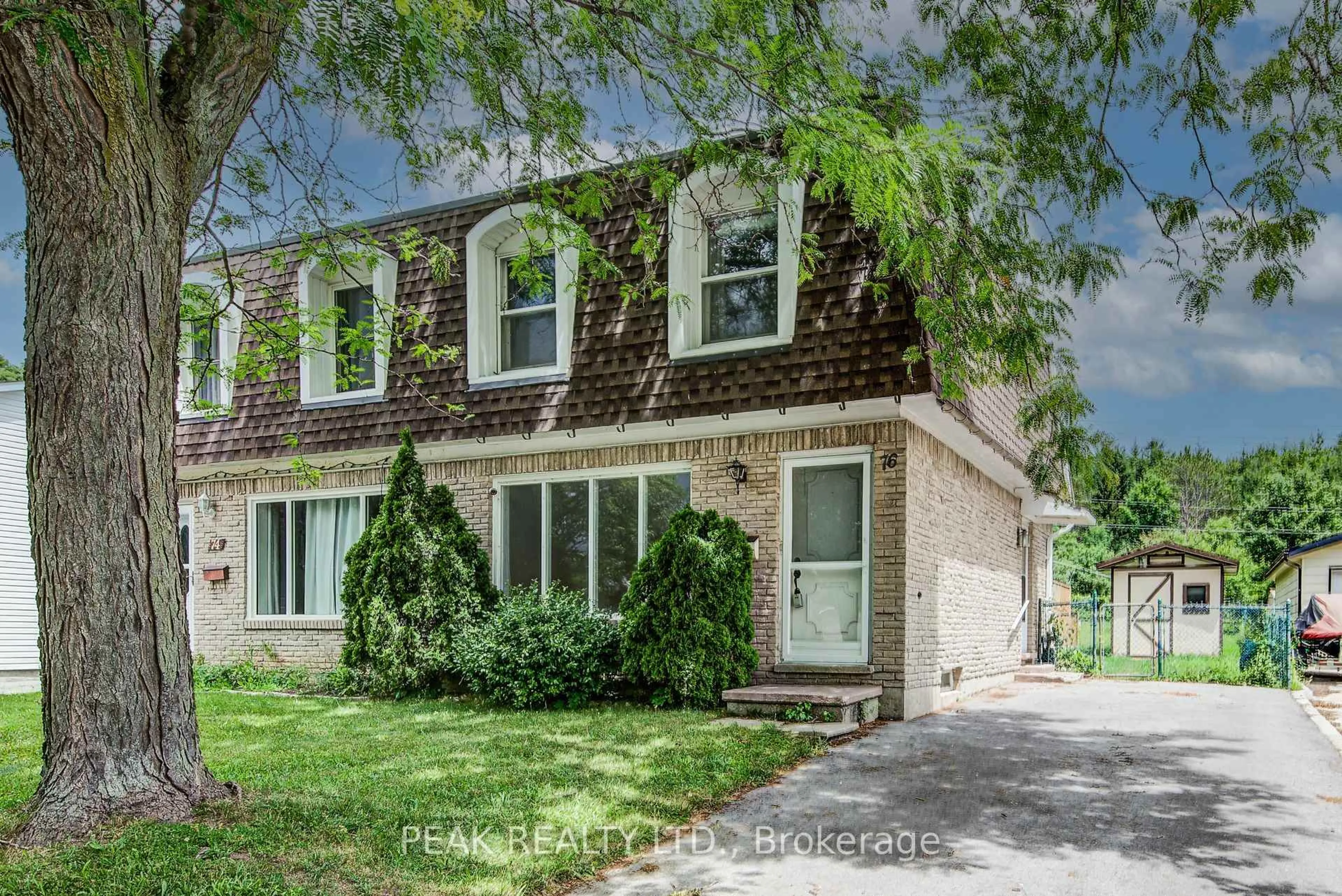Home with brick exterior material, street for 76 Pepperwood Cres, Kitchener Ontario N2A 2R3