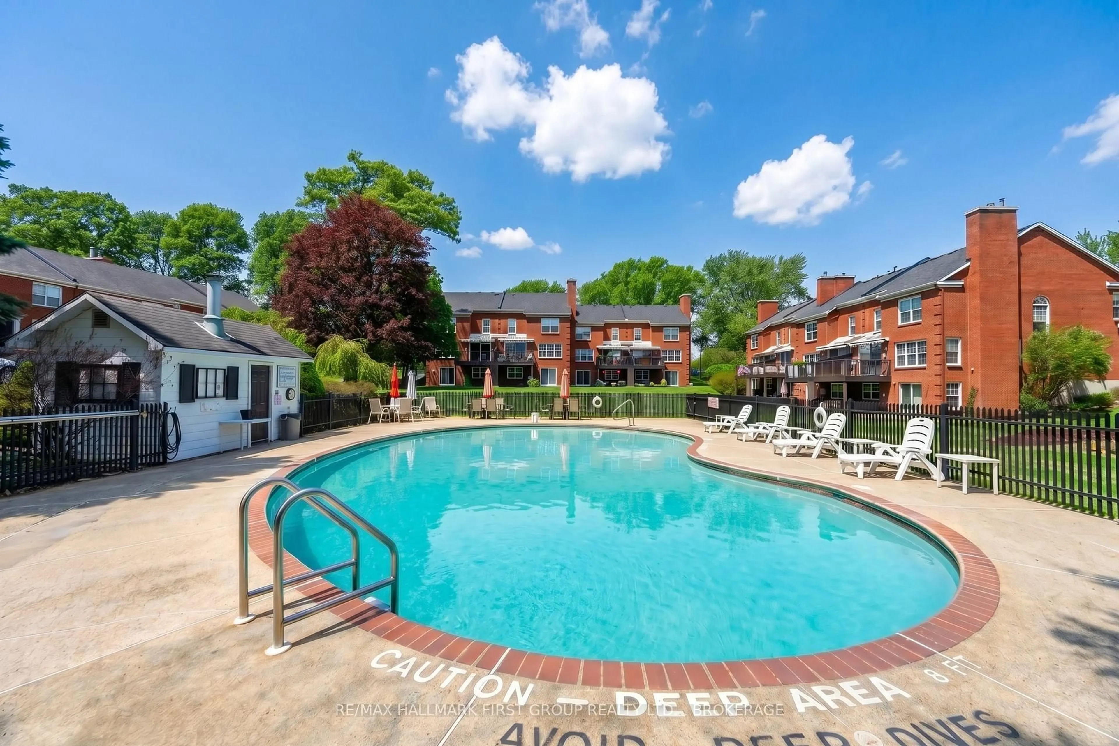 Pool for 15 Country Club Pl, Brockville Ontario K6V 6T7