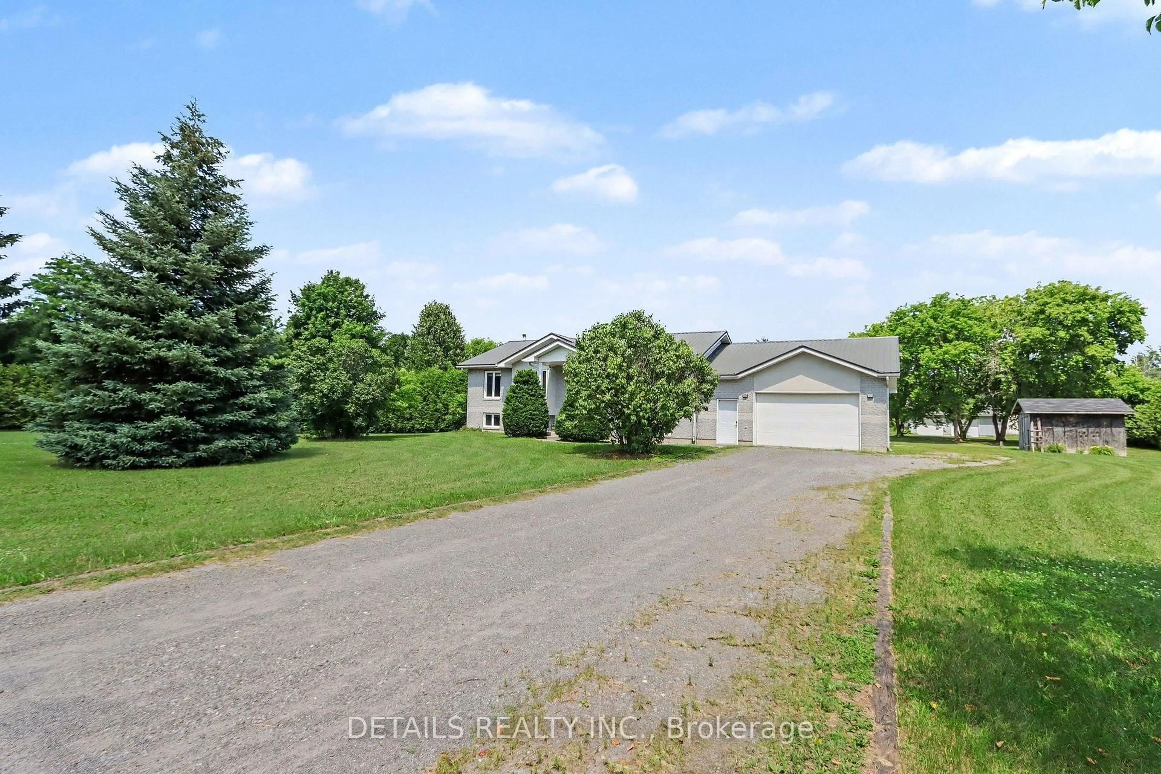 A pic from outside/outdoor area/front of a property/back of a property/a pic from drone, street for 559 Main St, North Grenville Ontario K0G 1S0