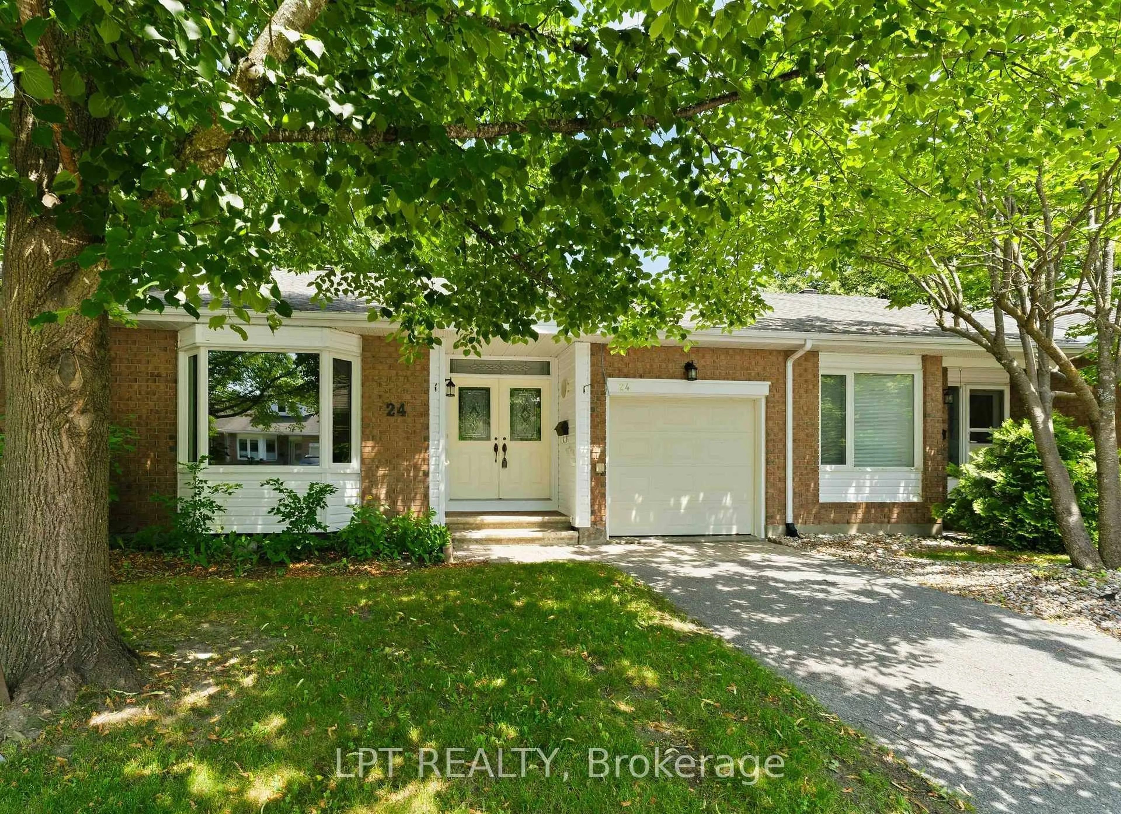 Home with brick exterior material, street for 24 Grand Cedar Crt #40, Stittsville Ontario K2S 1C8
