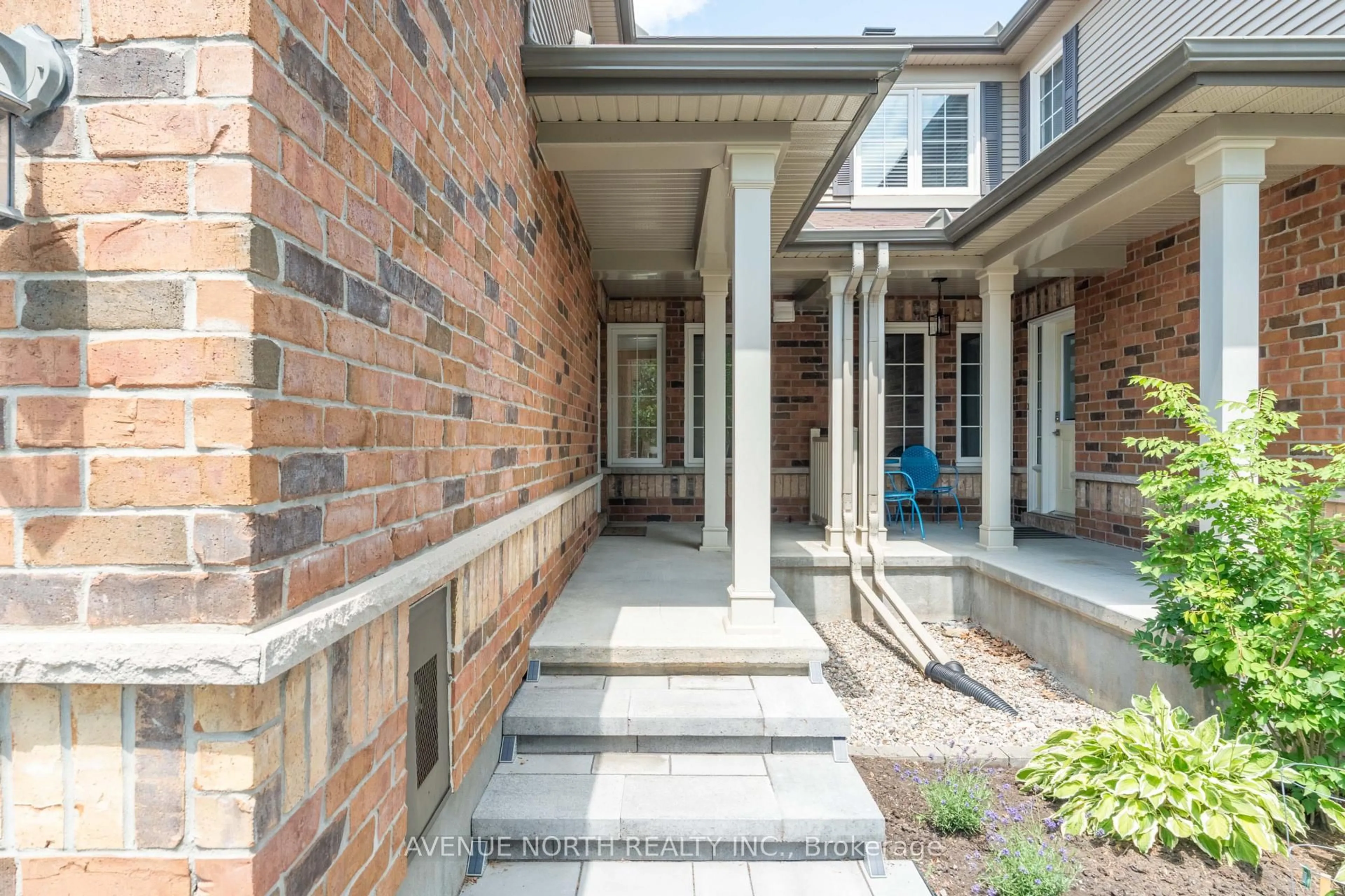 Home with brick exterior material, street for 403 Heathrow Private, Stittsville Ontario K2S 0M9