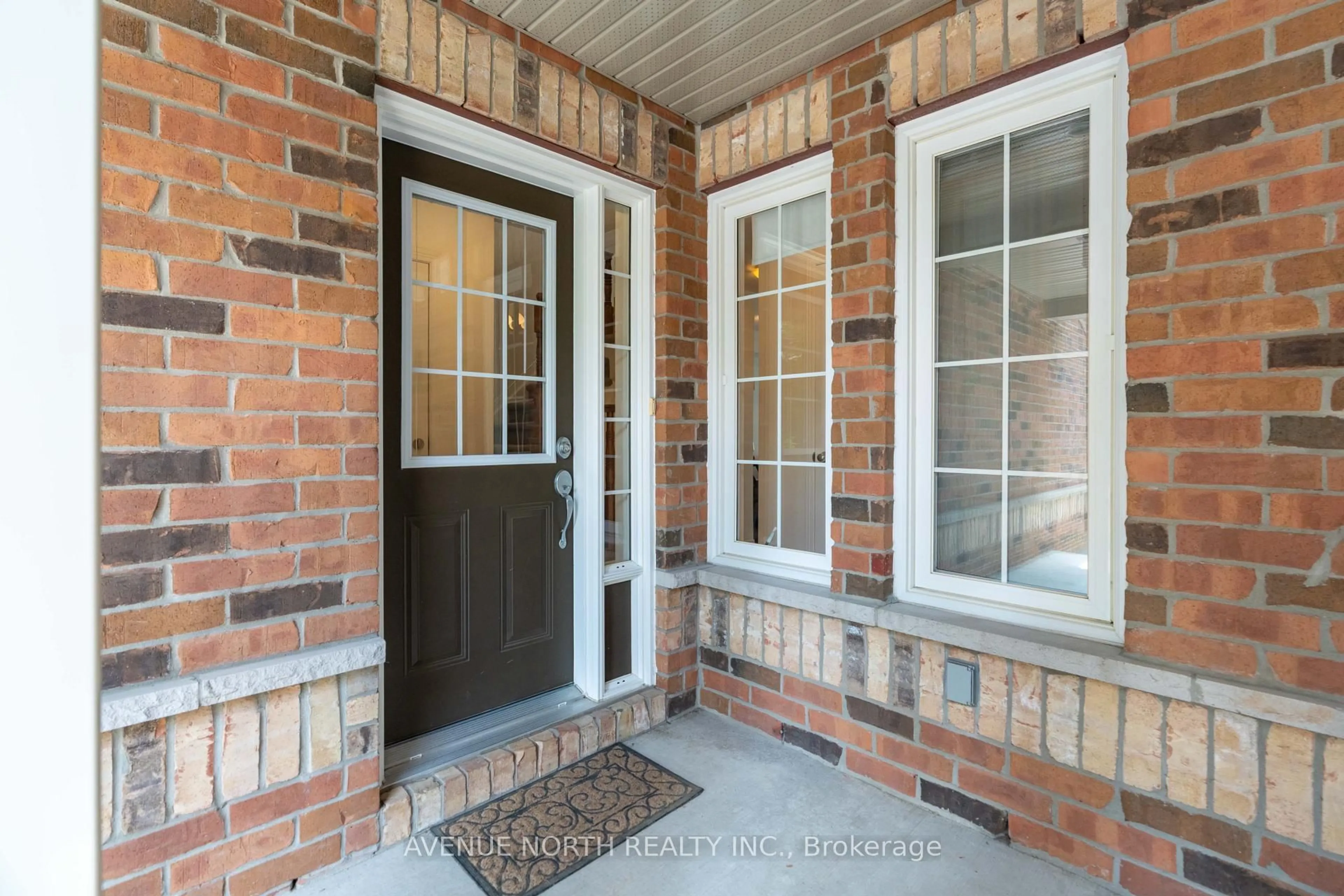 Indoor entryway for 403 Heathrow Private, Stittsville Ontario K2S 0M9