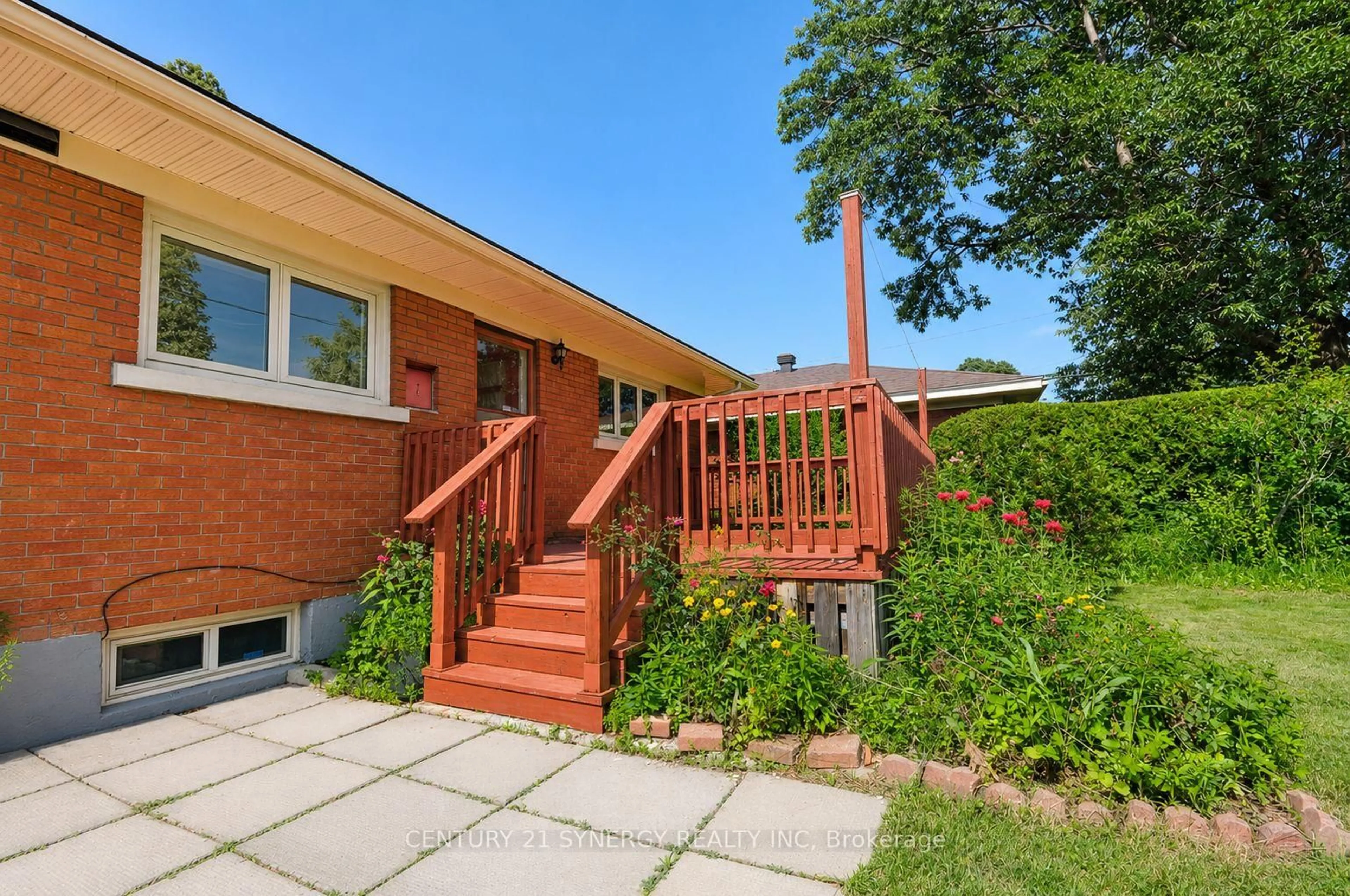 Unknown for 2148 Iris St, Ottawa Ontario K2C 1B3