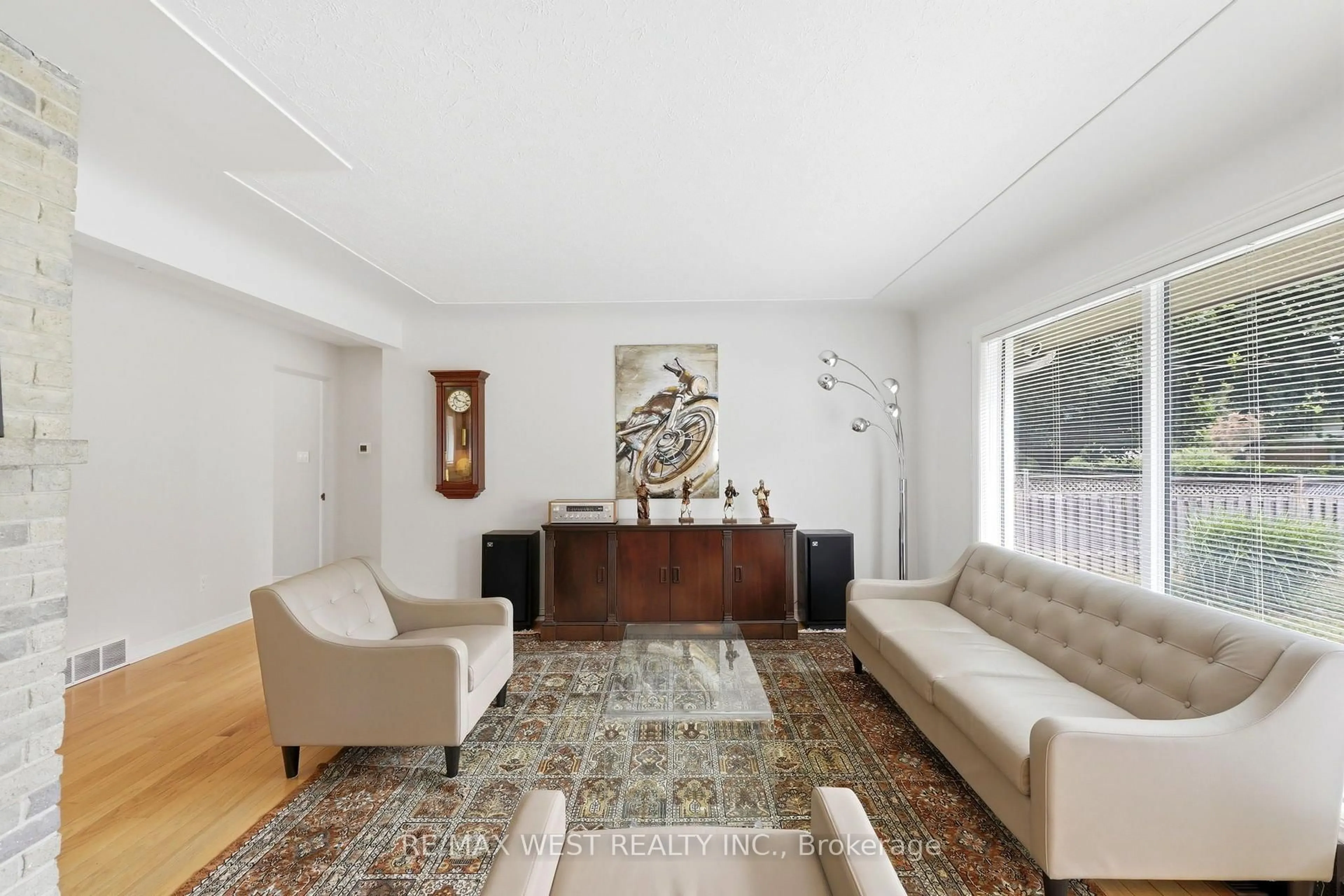Living room with furniture, unknown for 274 Tamblyn Dr, London North Ontario N6G 1B8
