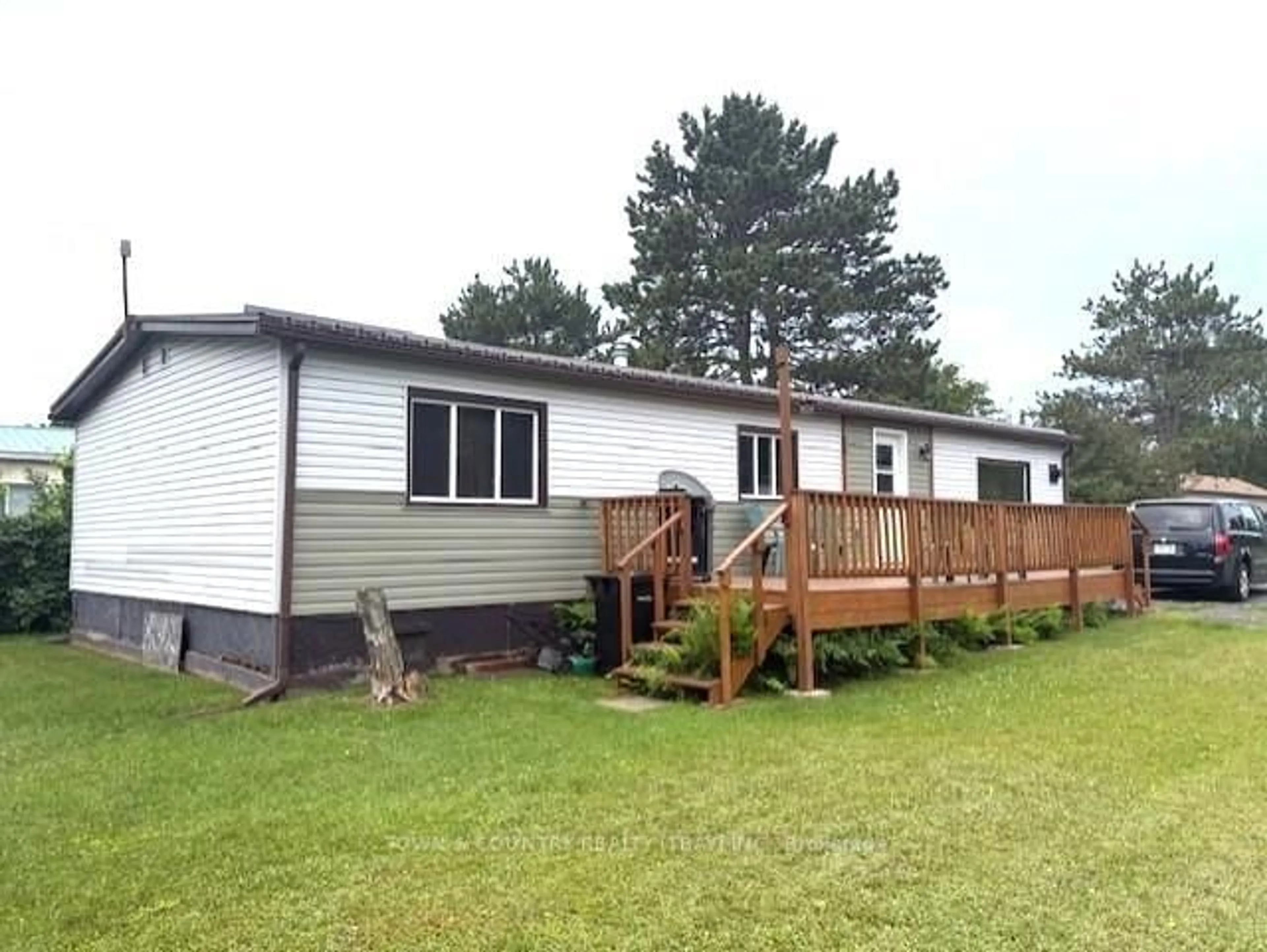 Home with vinyl exterior material, unknown for 74 Taylor Drive, Thunder Bay Ontario P7K 1J9