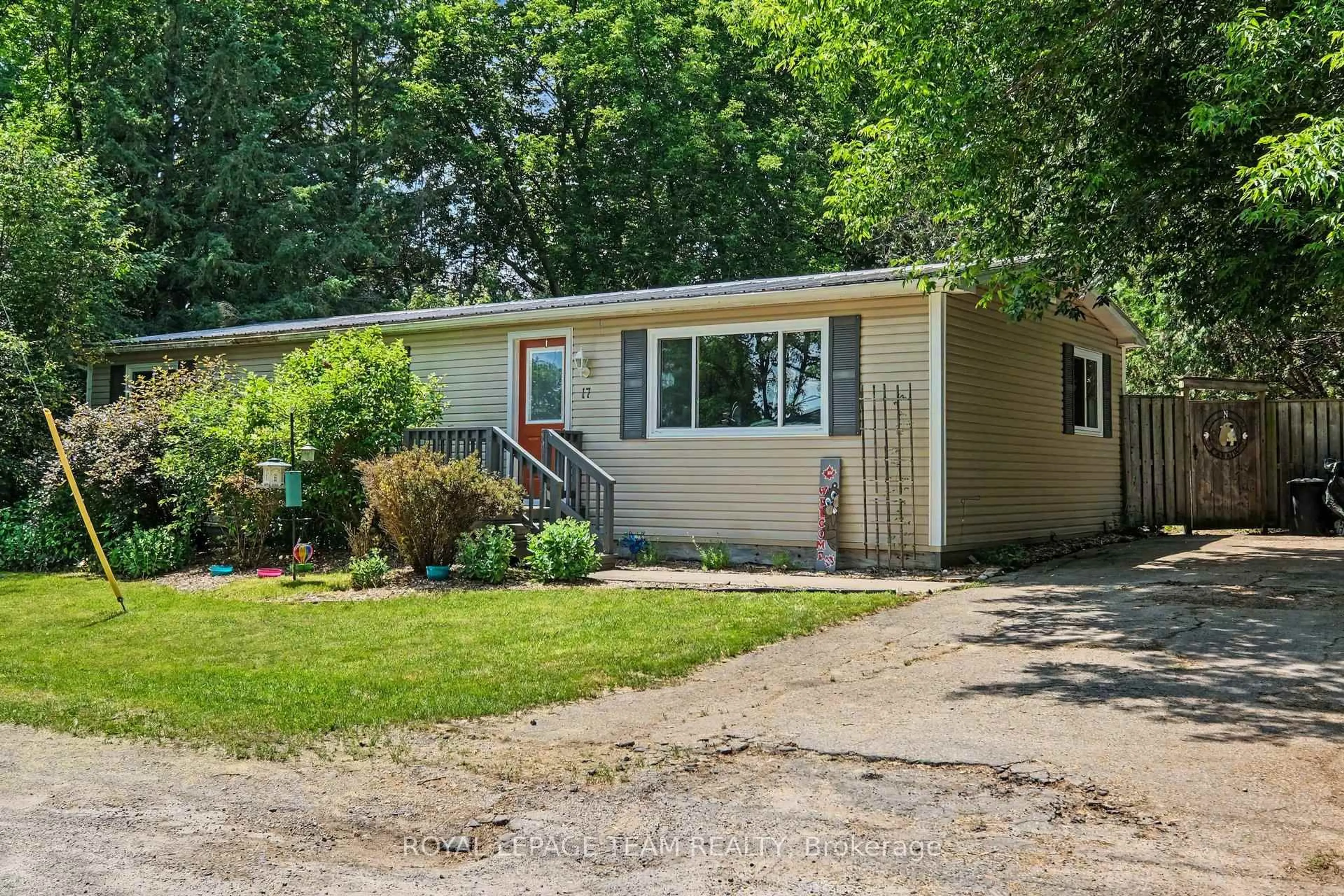 Home with vinyl exterior material, street for 17 Cassell Lane, Rideau Lakes Ontario K7A 4S5