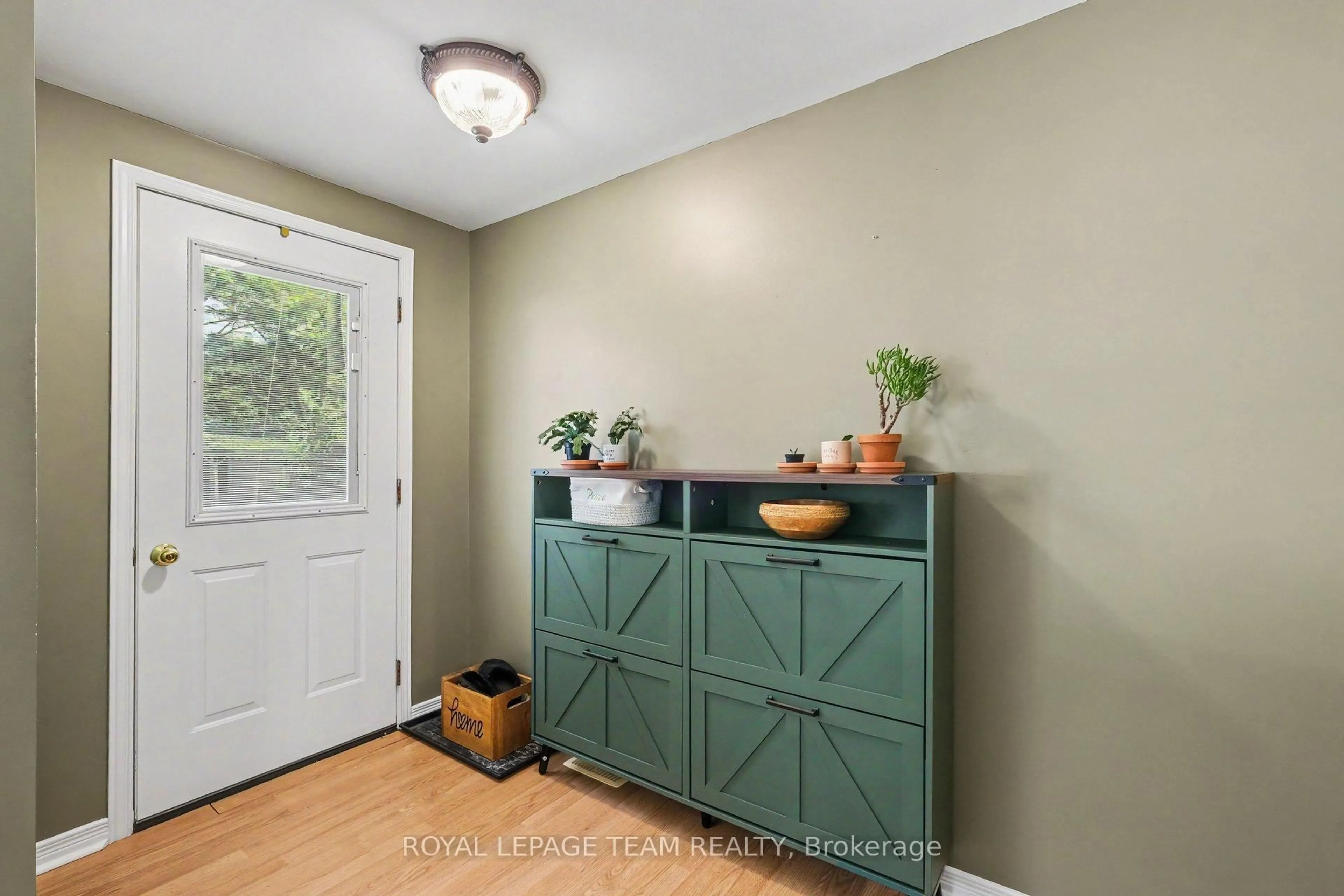 Indoor entryway for 17 Cassell Lane, Rideau Lakes Ontario K7A 4S5