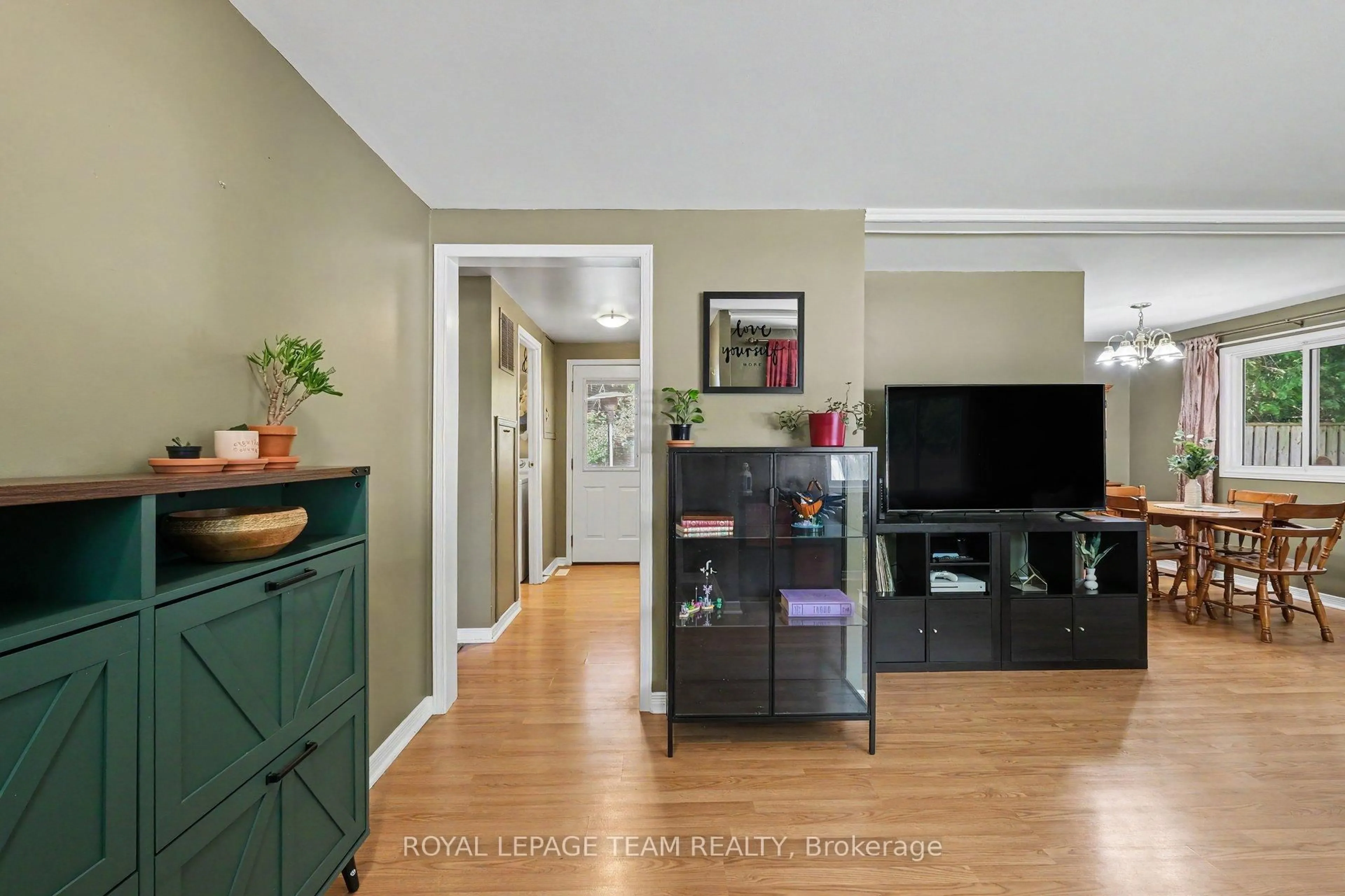 Indoor entryway for 17 Cassell Lane, Rideau Lakes Ontario K7A 4S5