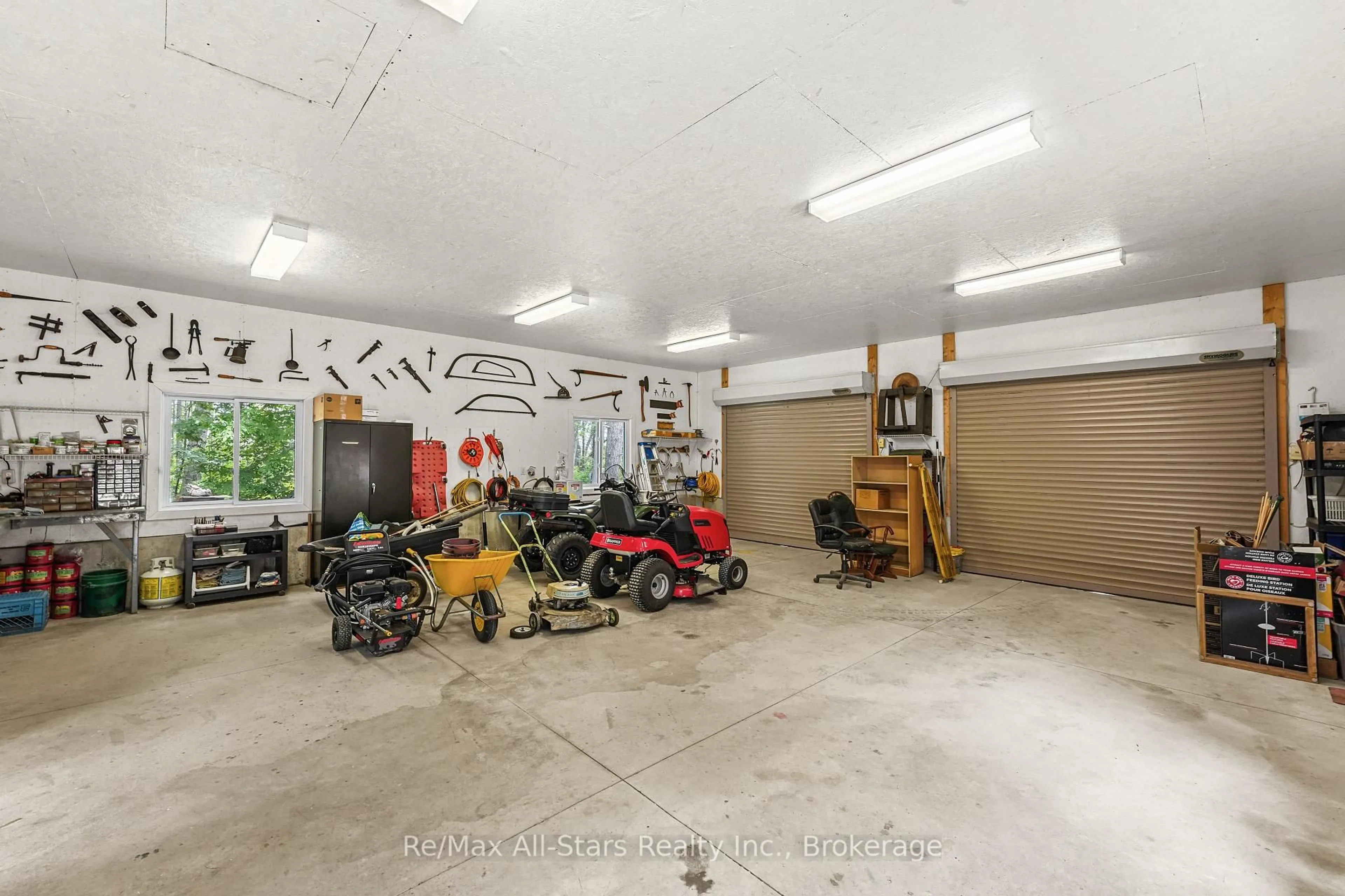 Indoor garage for 2990 County Road 36, Trent Lakes Ontario K0L 1J0