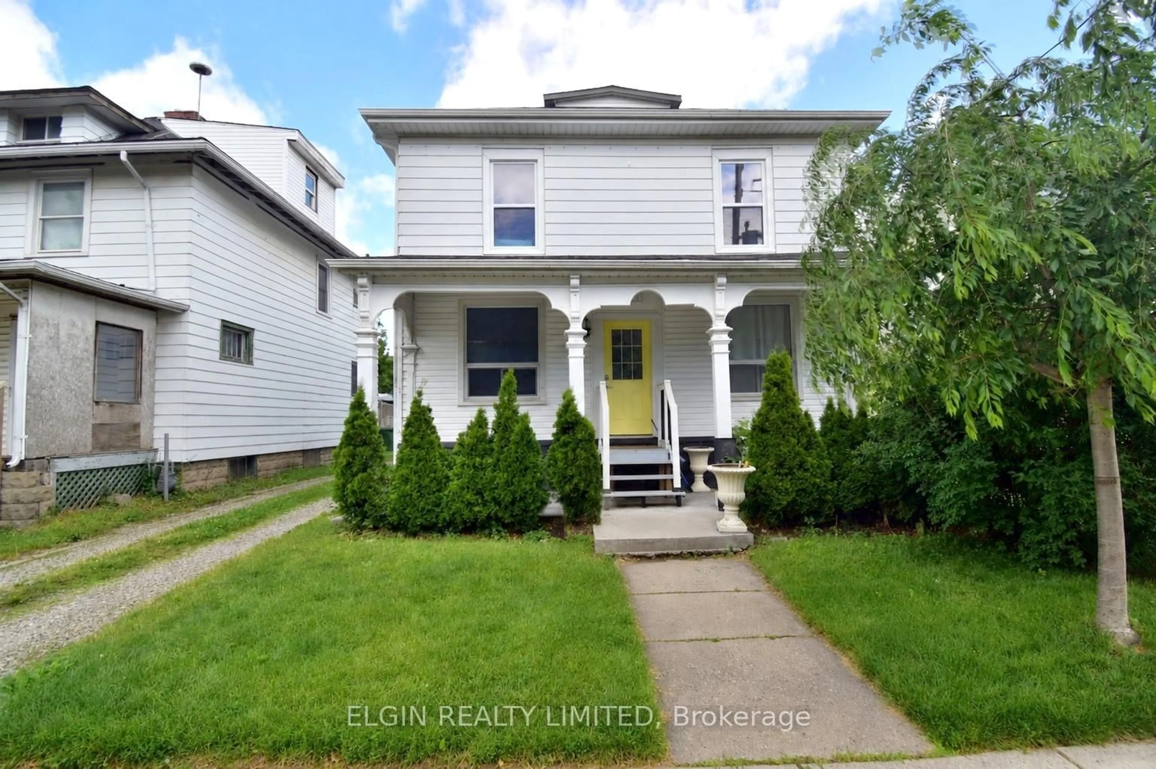Home with vinyl exterior material, street for 57 Scott St, St. Thomas Ontario N5P 1K7