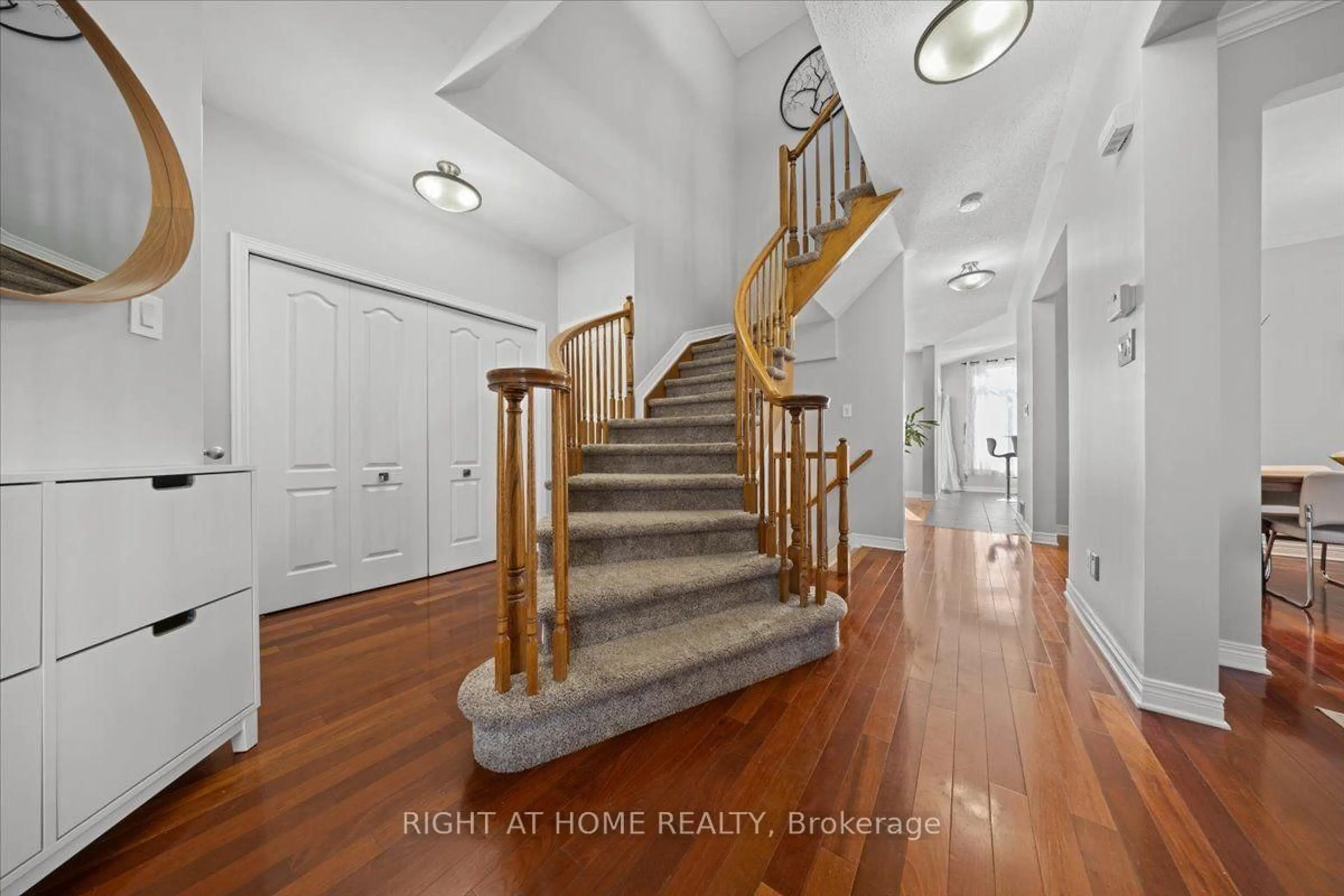 Unknown for 850 Feather Moss Way, Ottawa Ontario K1V 1X2