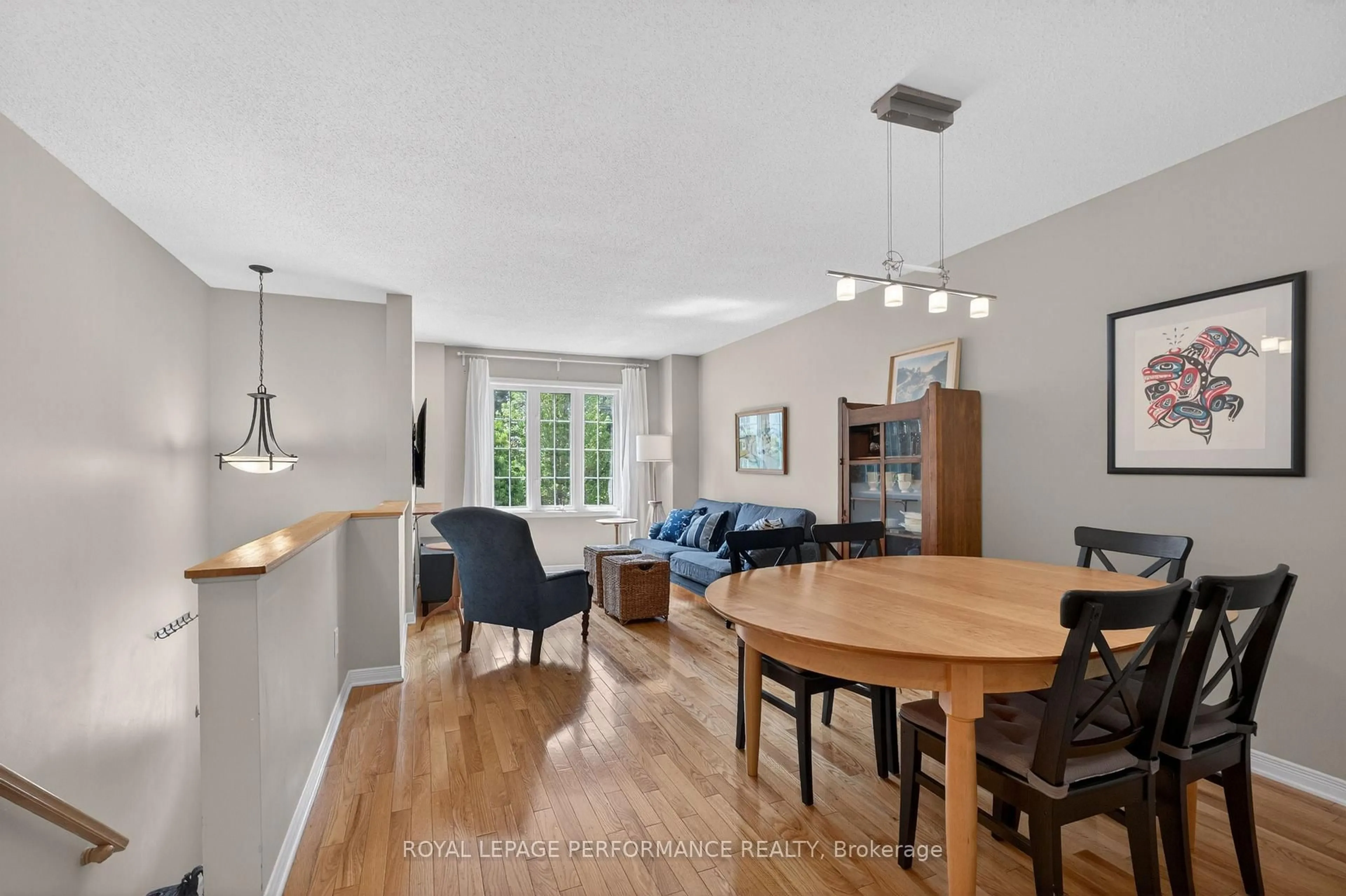 Living room with furniture, unknown for 147 Fordham Private, Ottawa Ontario K2C 4G5