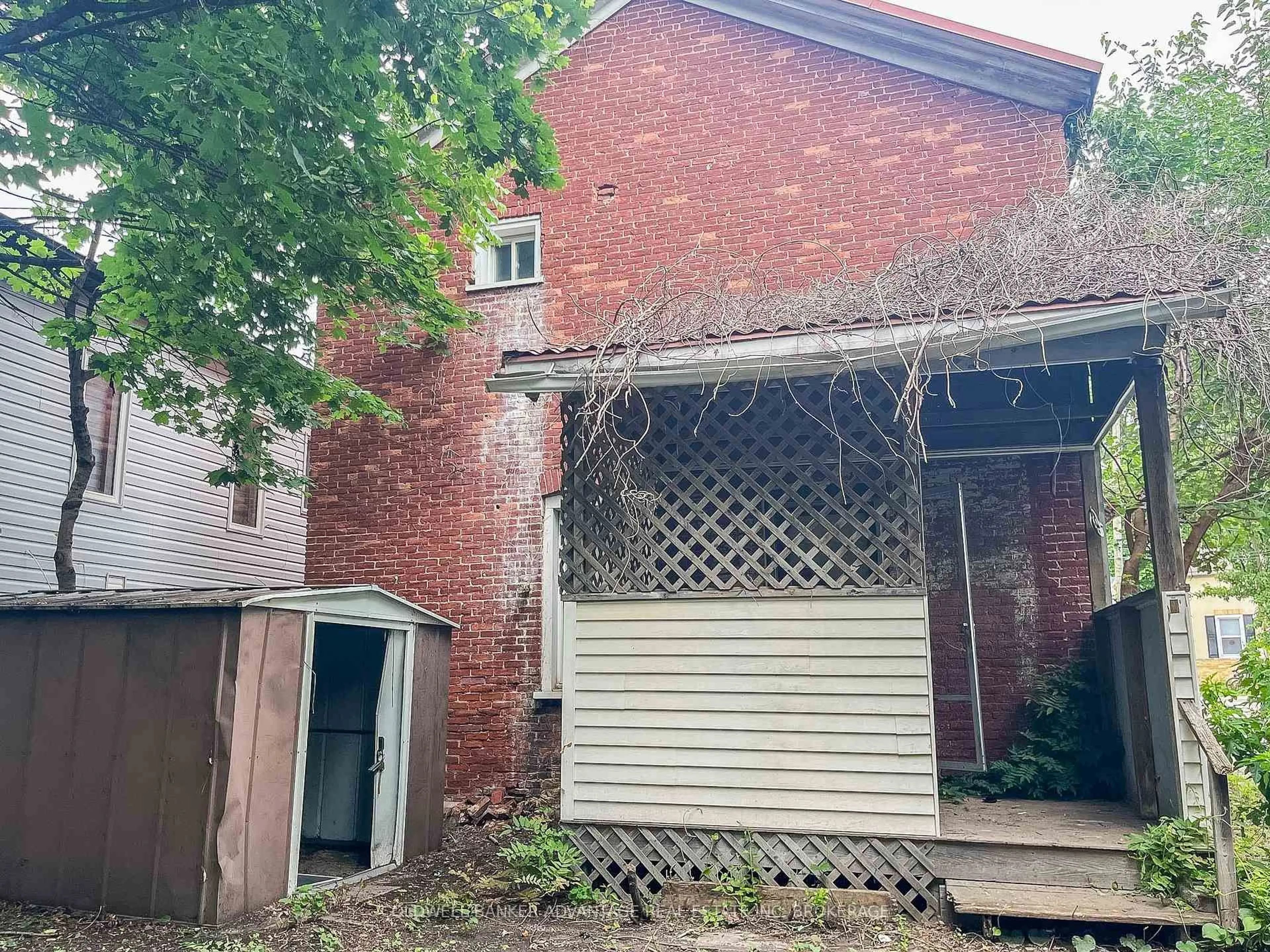 Unknown for 35 Lake St, St. Catharines Ontario L2R 5W9