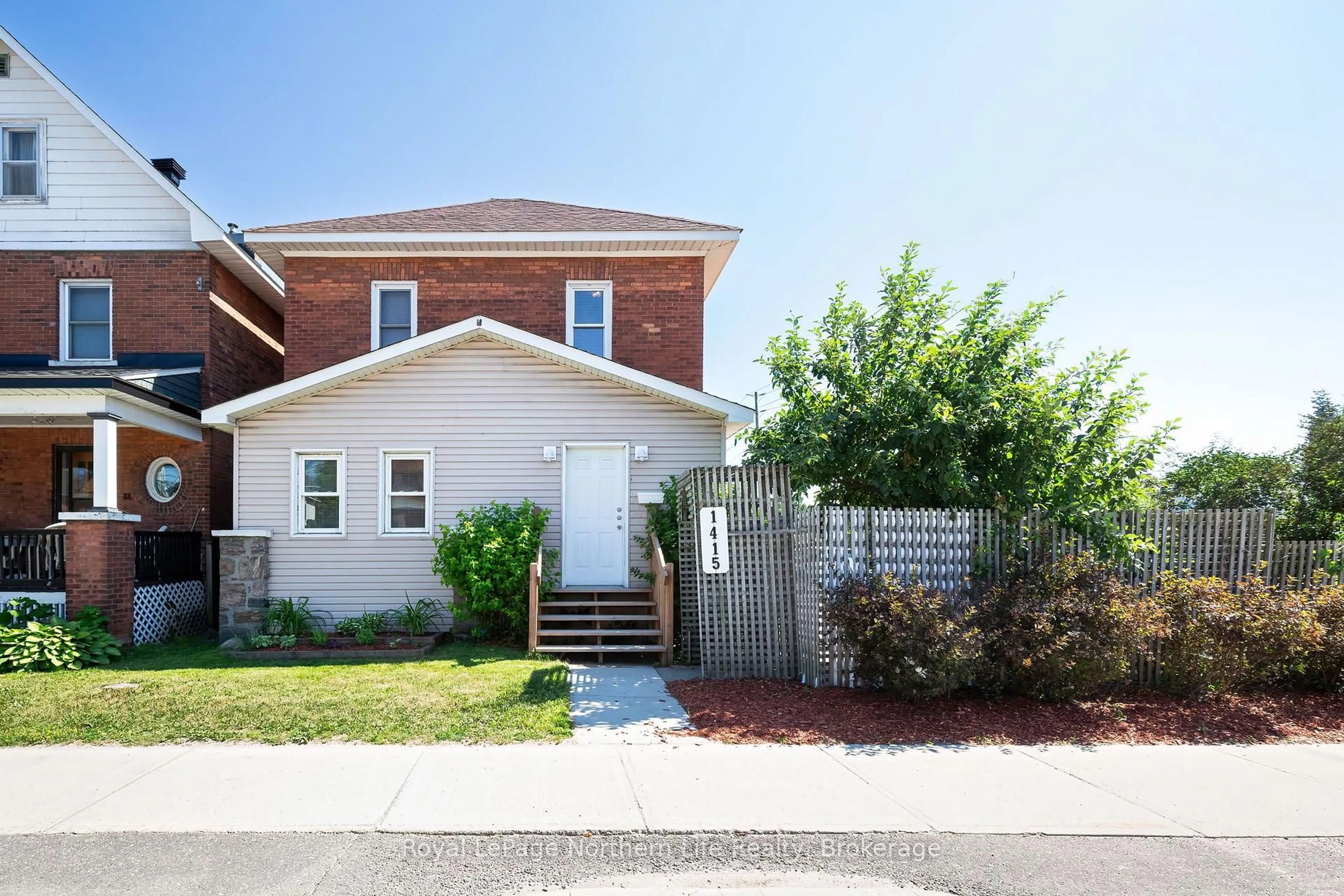 Home with brick exterior material, street for 1415 Cassells St, North Bay Ontario P1B 4C2