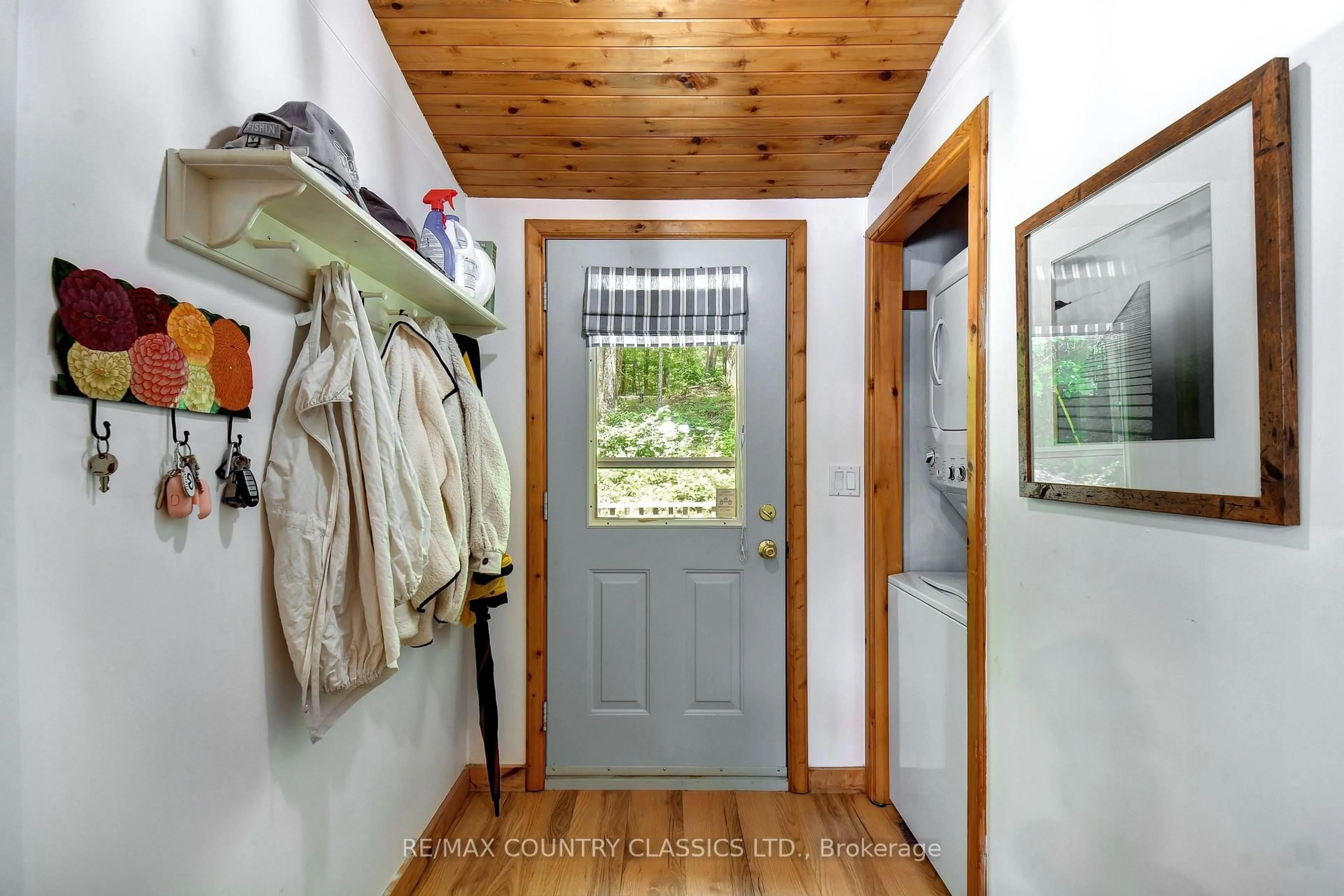 Indoor entryway for 342 Jennison Rd, Hastings Ontario K0L 1W0