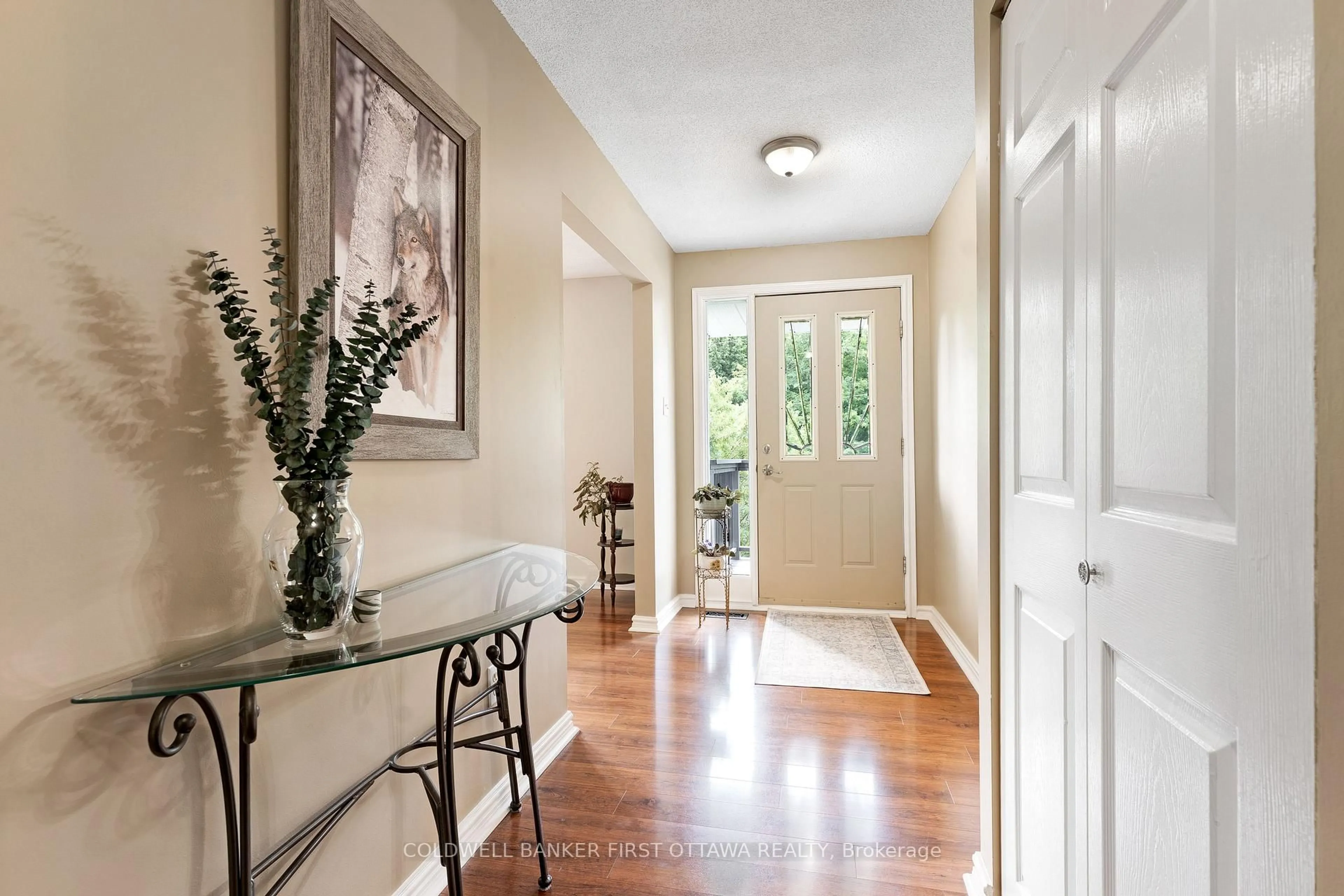Indoor entryway for 3800 Wolf Grove Rd, Lanark Ontario K0G 1K0