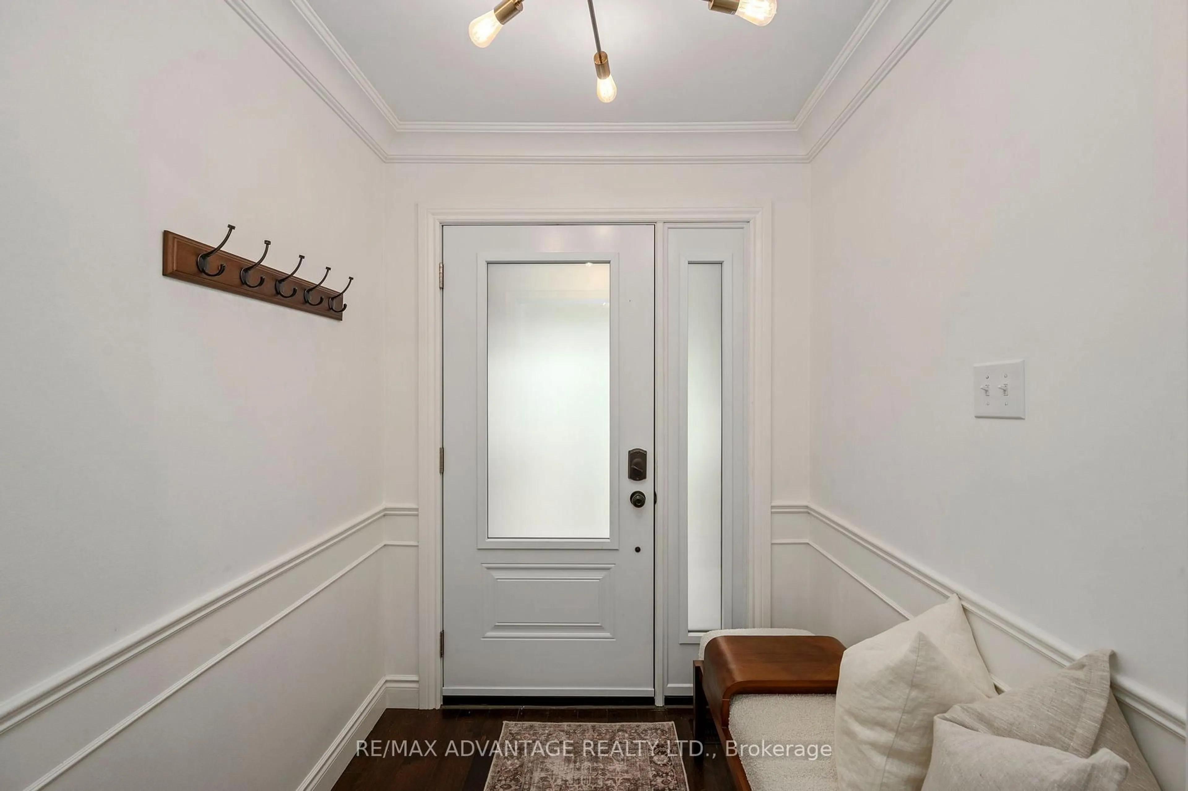 Indoor entryway for 12 Spencer Cres, London North Ontario N5X 2K6