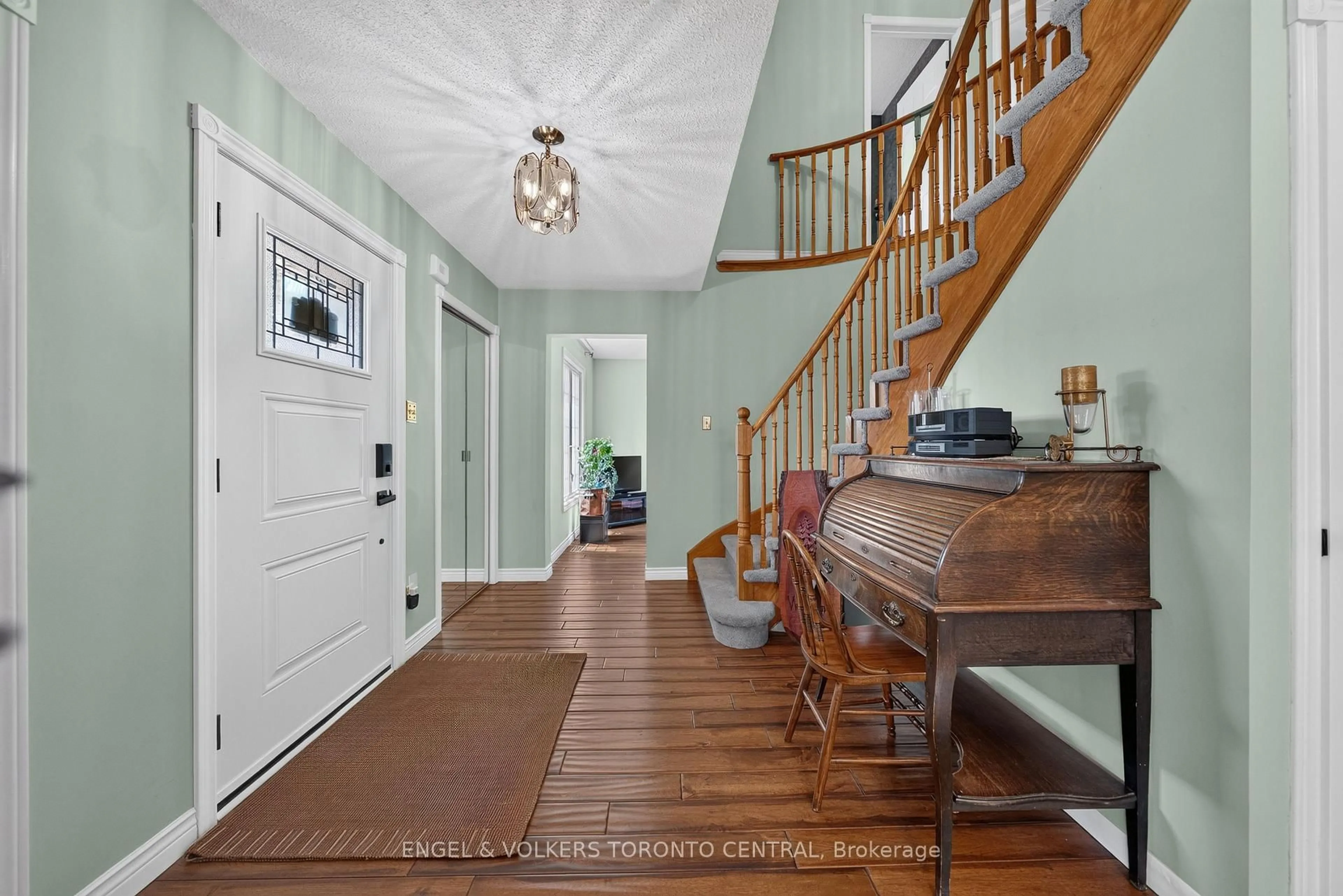 Indoor entryway for 3 Wallace Dr, Cambridge Ontario N1T 1K7