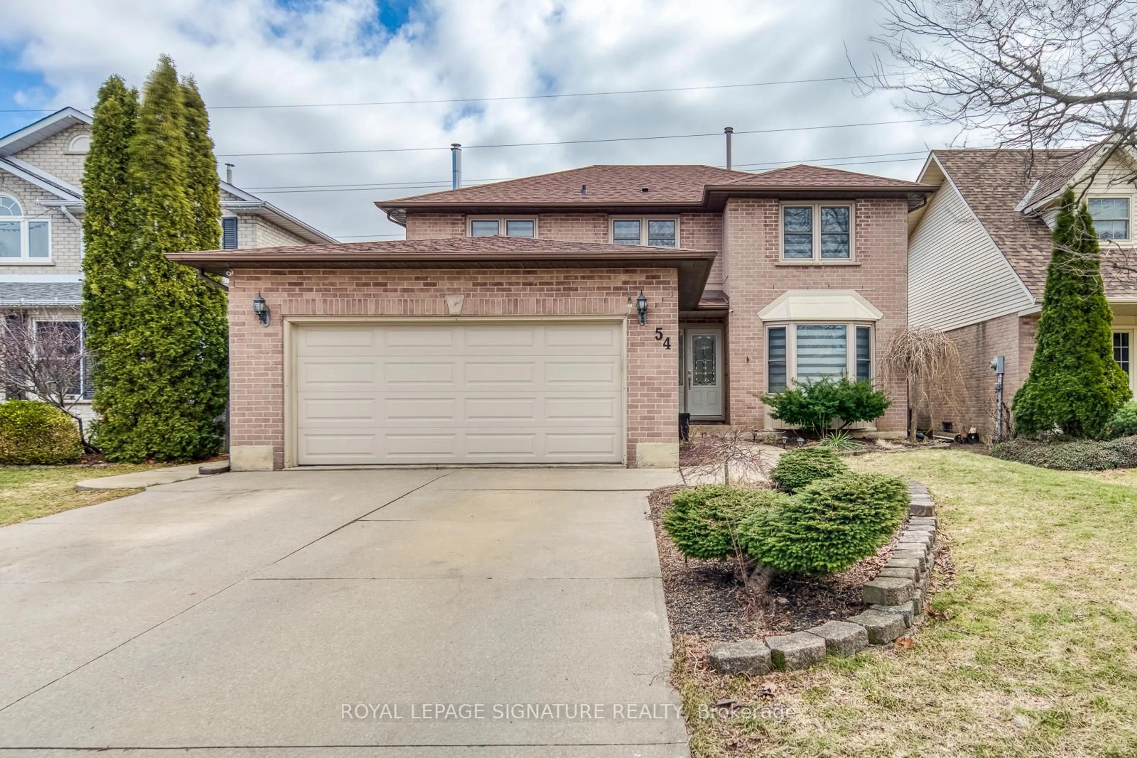 Home with brick exterior material, street for 54 Randolf Crt, Hamilton Ontario L8W 2Z8