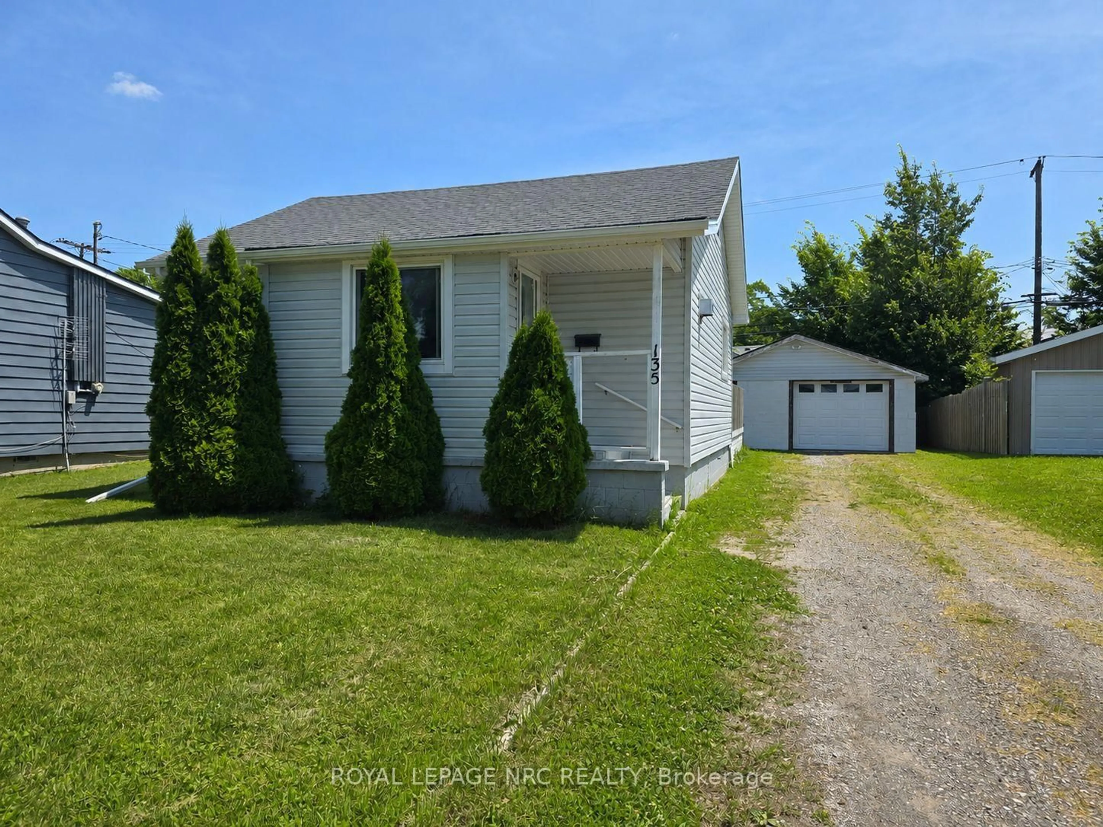 Shed for 135 McArthur Ave, Welland Ontario L3B 2J8