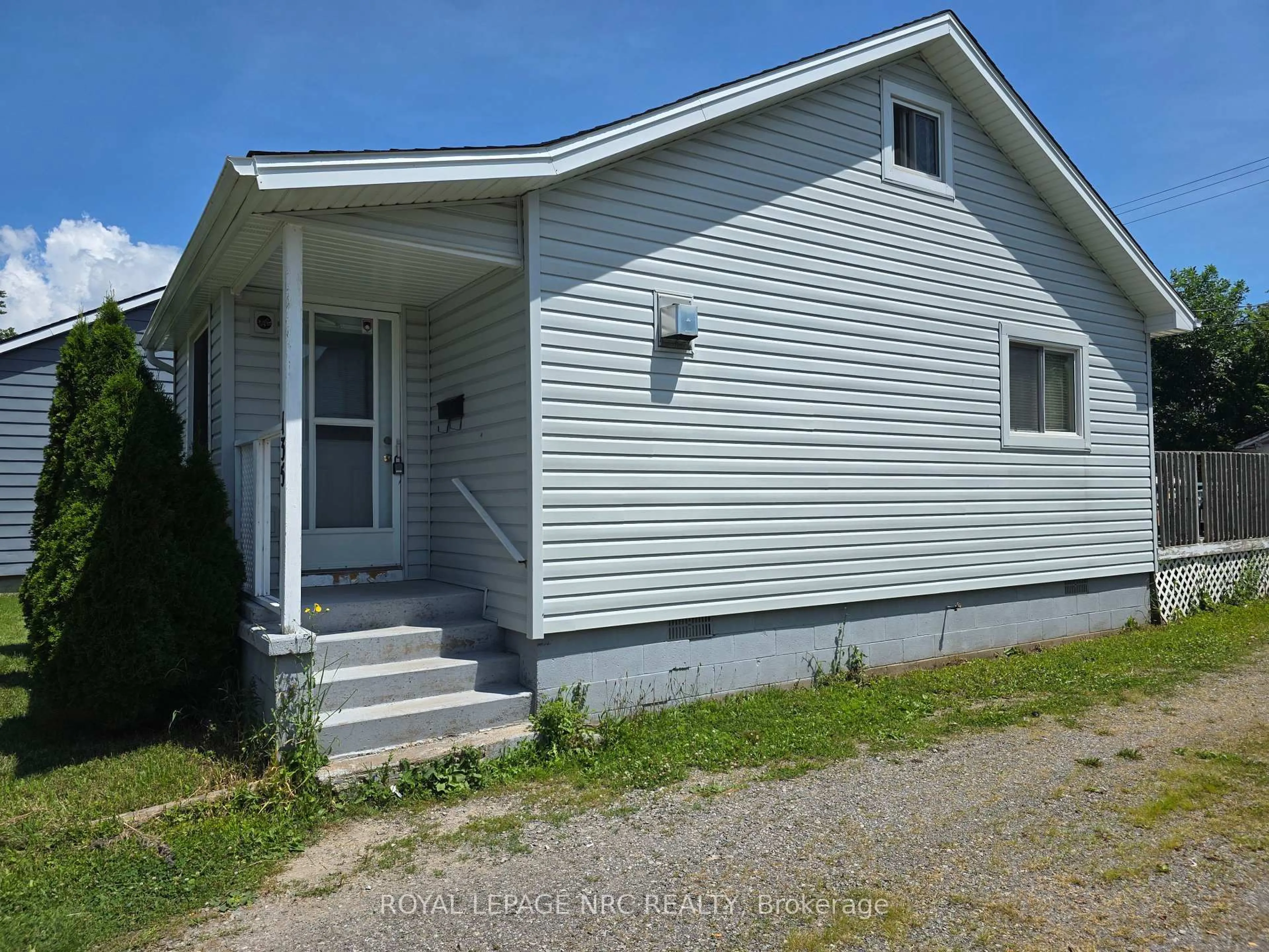 Unknown for 135 McArthur Ave, Welland Ontario L3B 2J8