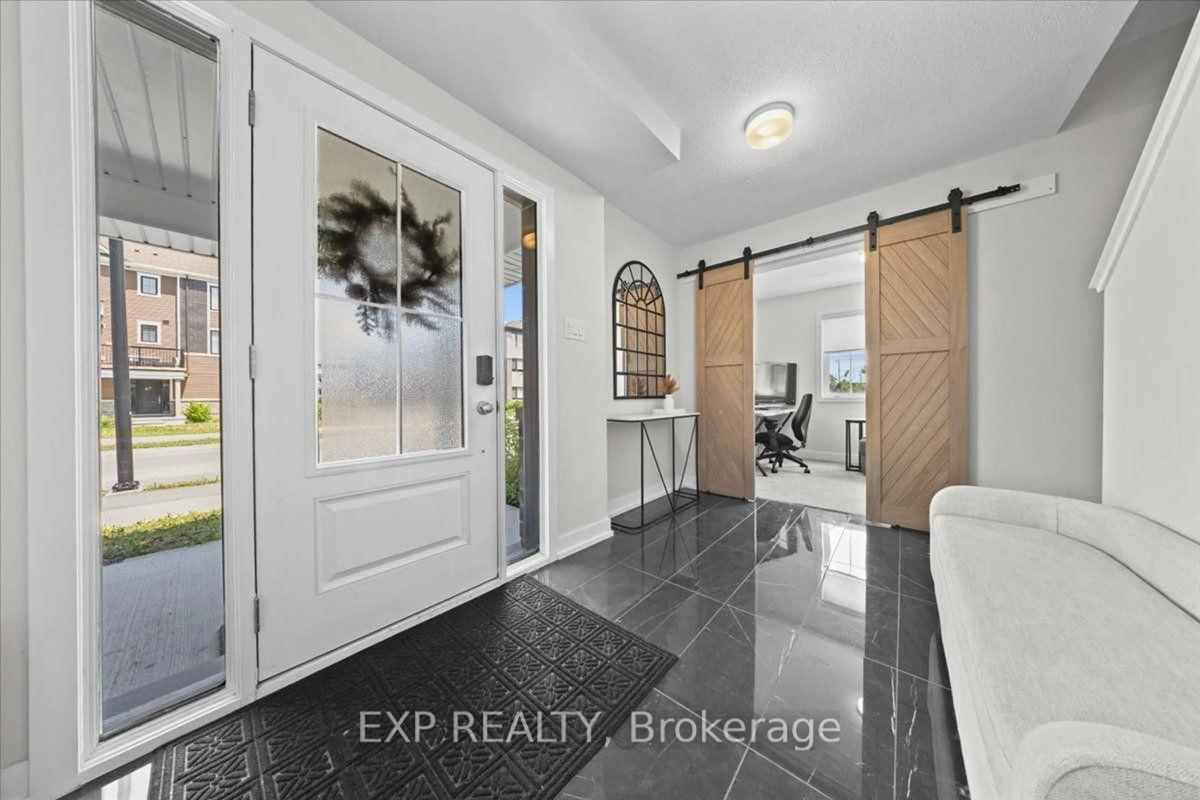 Indoor entryway for 293 Anyolite Private, Ottawa Ontario K2J 7J4