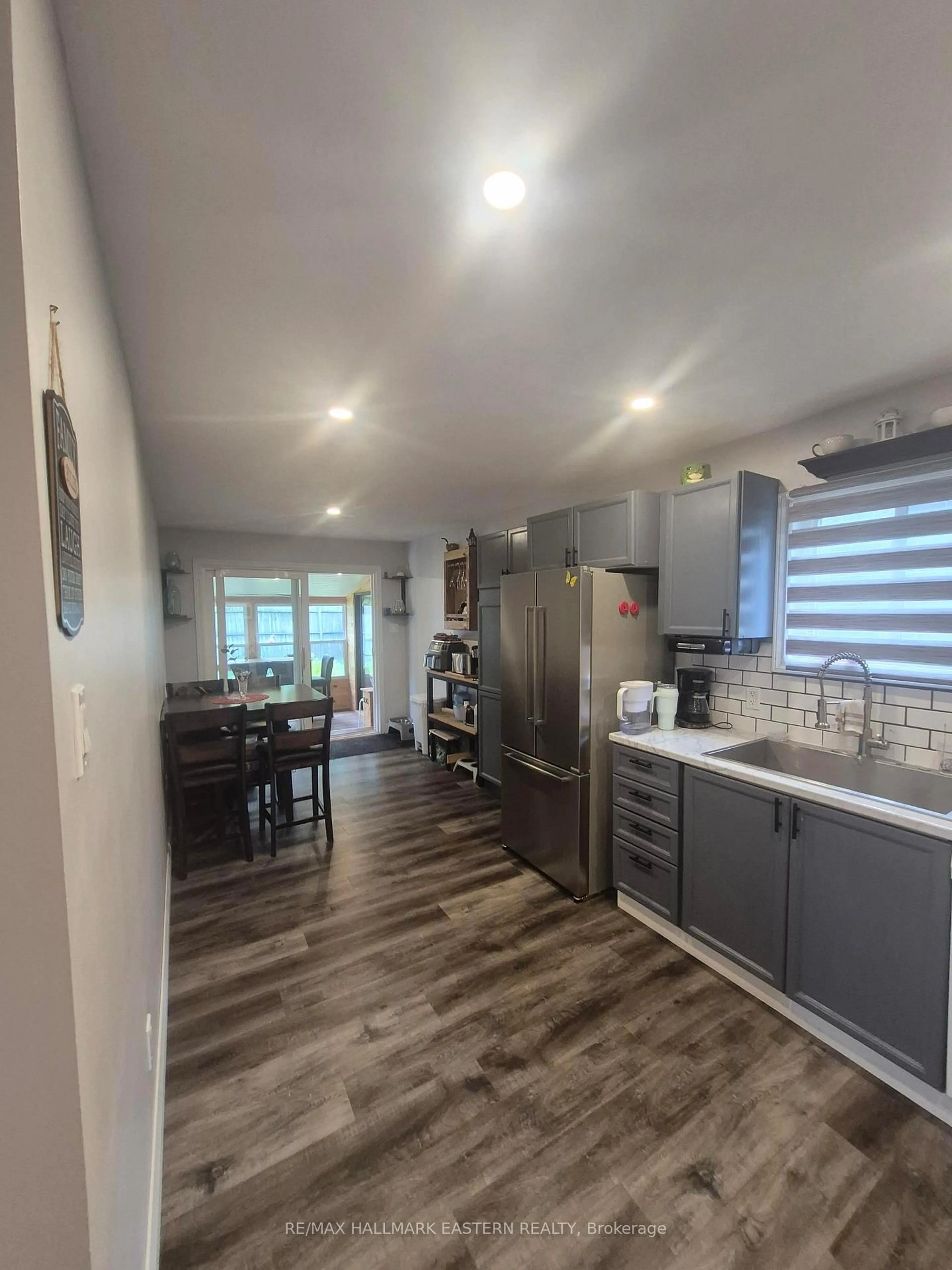 Open concept kitchen, unknown for 779 Chamberlain St, Peterborough Ontario K9J 4M2