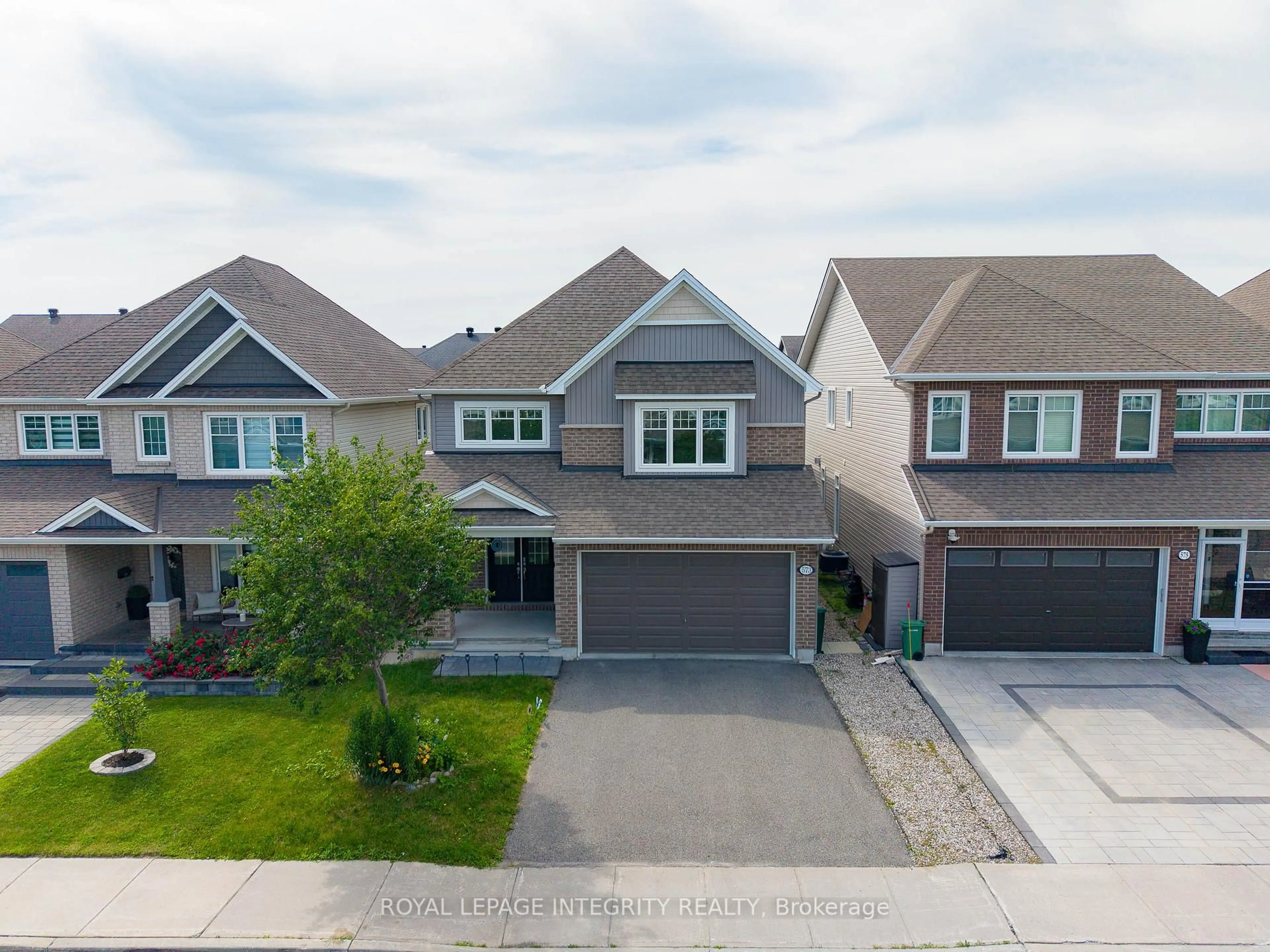 A pic from outside/outdoor area/front of a property/back of a property/a pic from drone, street for 573 Egret Way, Ottawa Ontario K2J 0E3