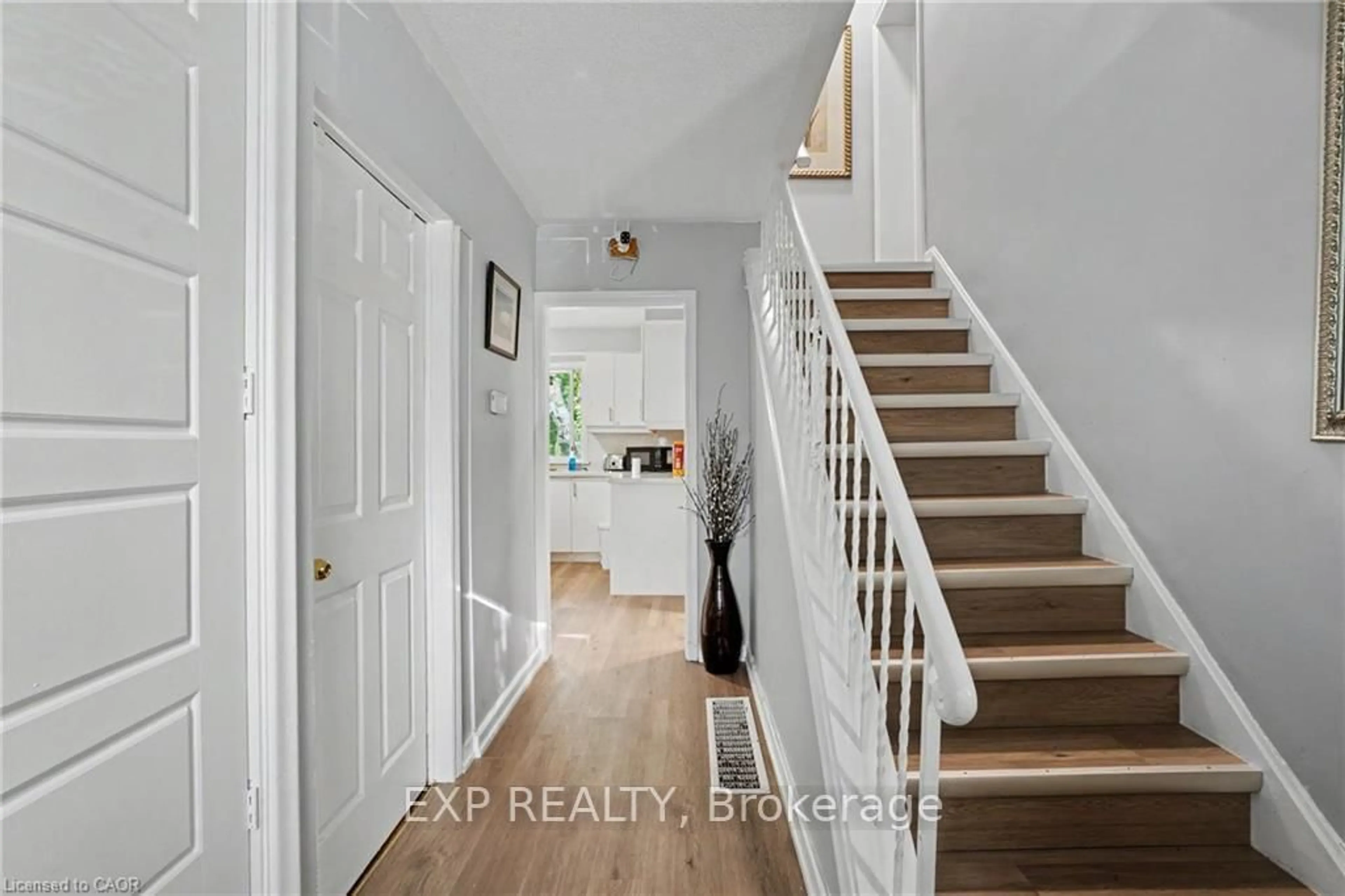 Indoor entryway for 47 Bowman St, Hamilton Ontario L8S 2T5