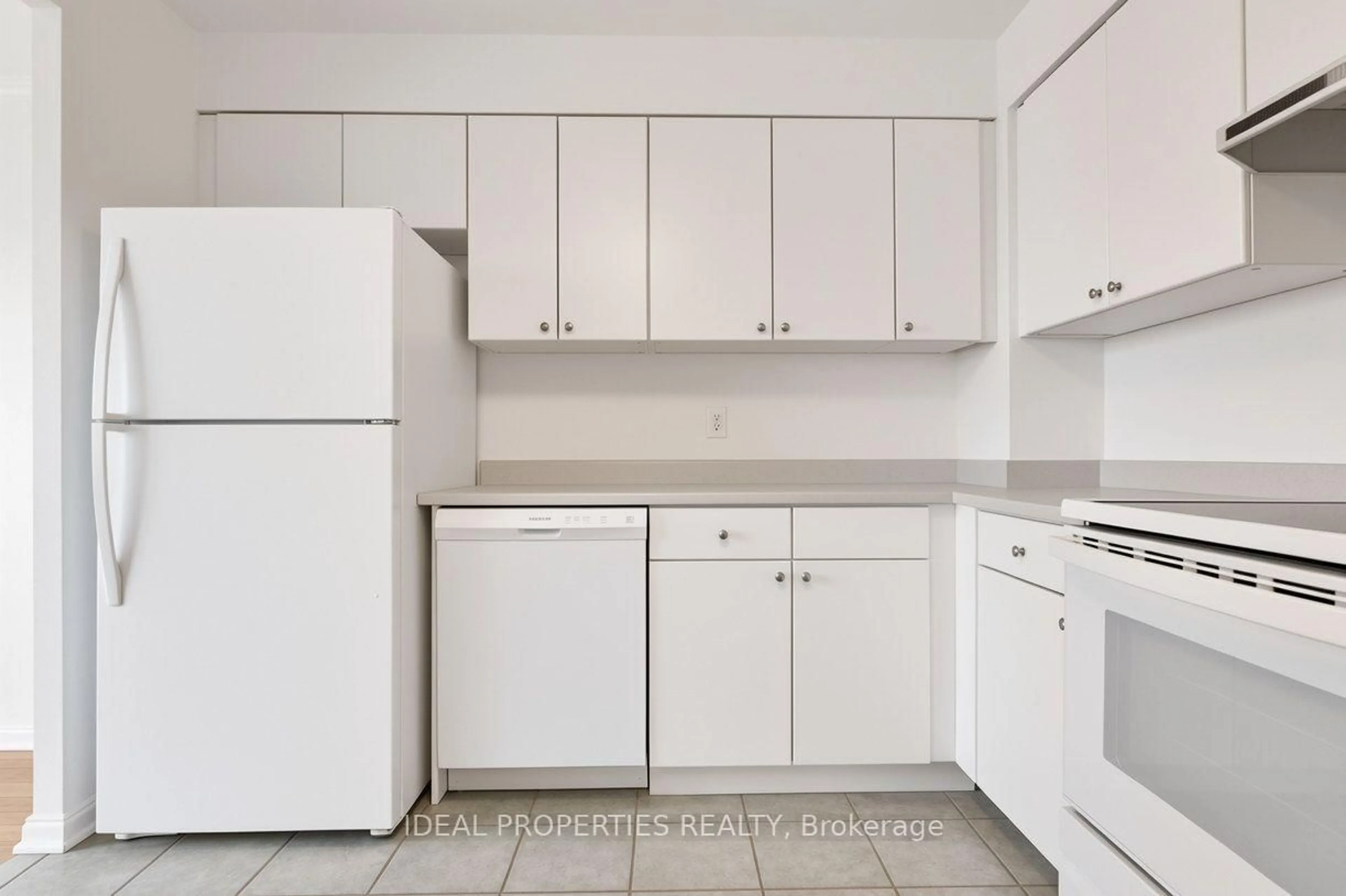 Standard kitchen, unknown for 2871 Richmond Rd #1213, Ottawa Ontario K2B 8M5