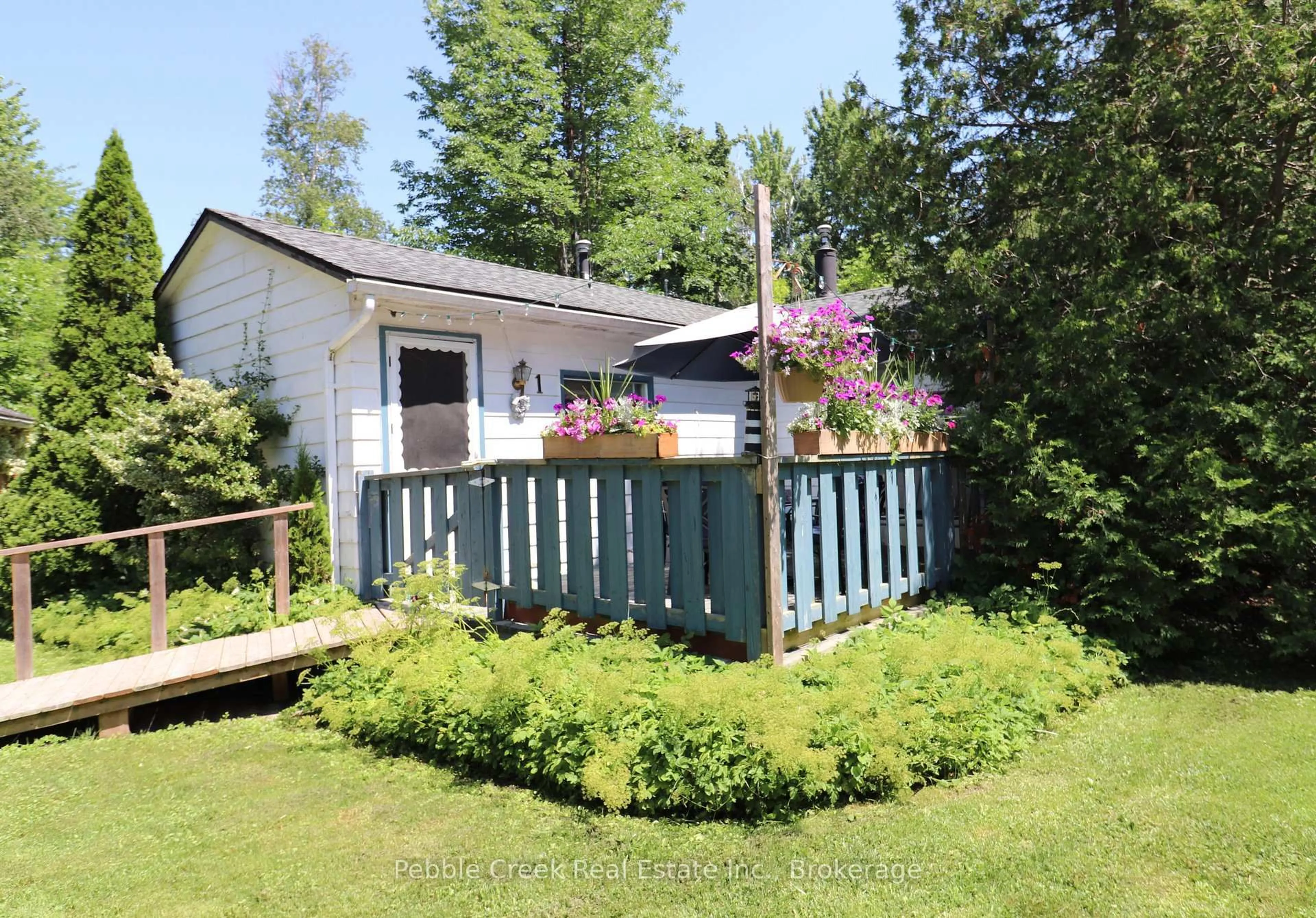 Patio, unknown for 1 Maitland Ave, Central Huron Ontario N7A 3X8