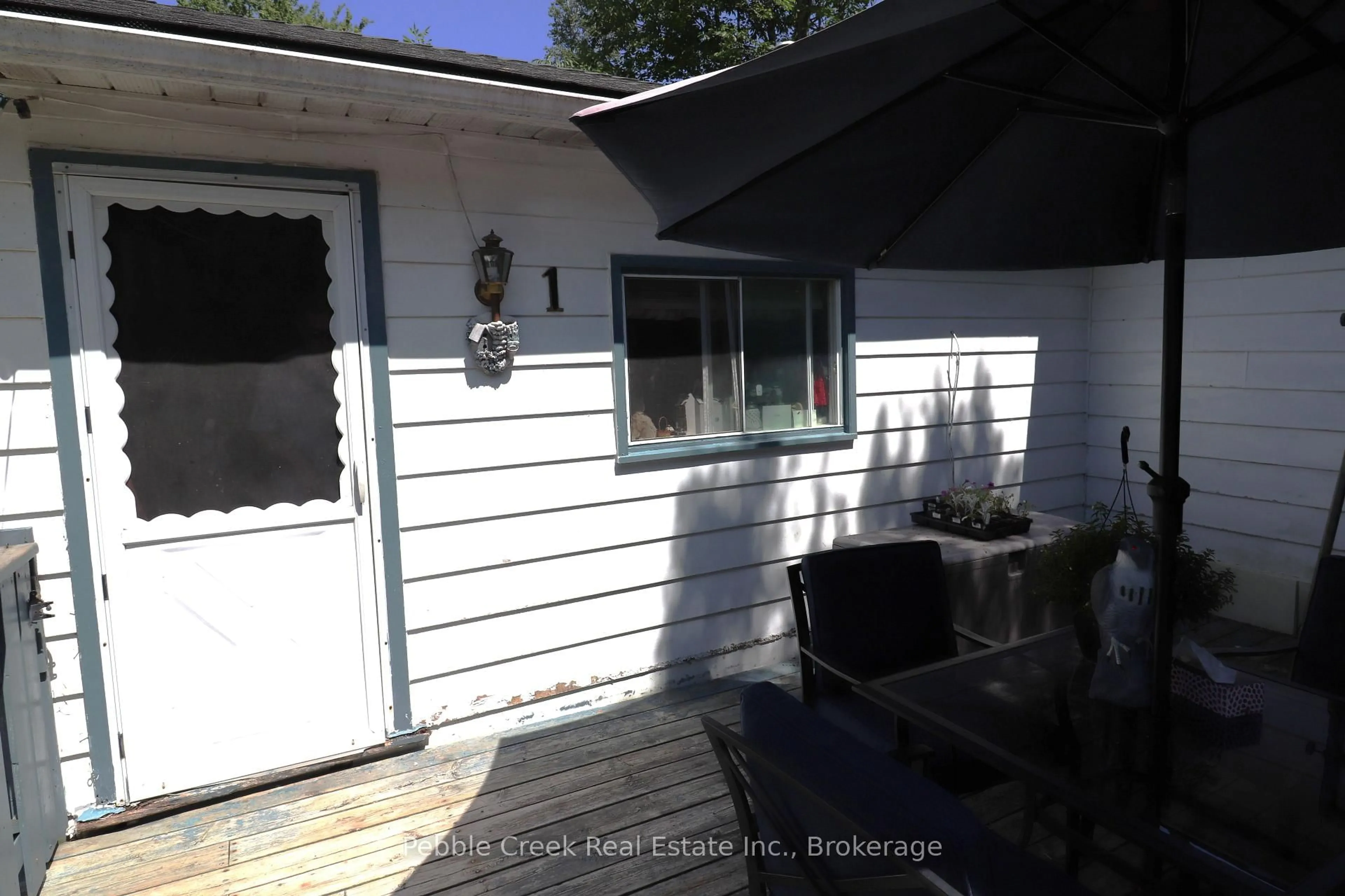 Patio, street for 1 Maitland Ave, Central Huron Ontario N7A 3X8