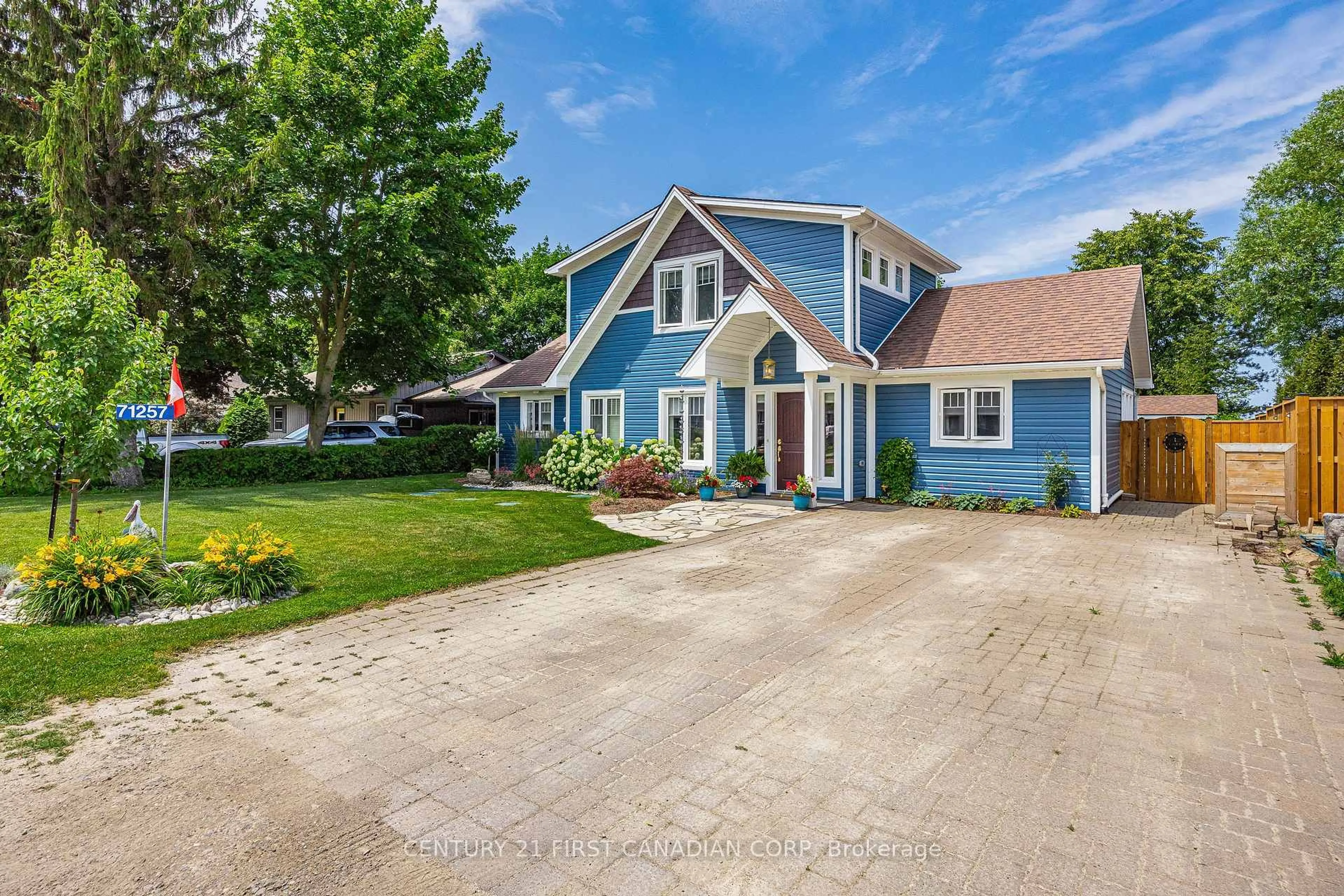 A pic from outside/outdoor area/front of a property/back of a property/a pic from drone, street for 71257 Elizabeth St, Bluewater Ontario N0M 1N0