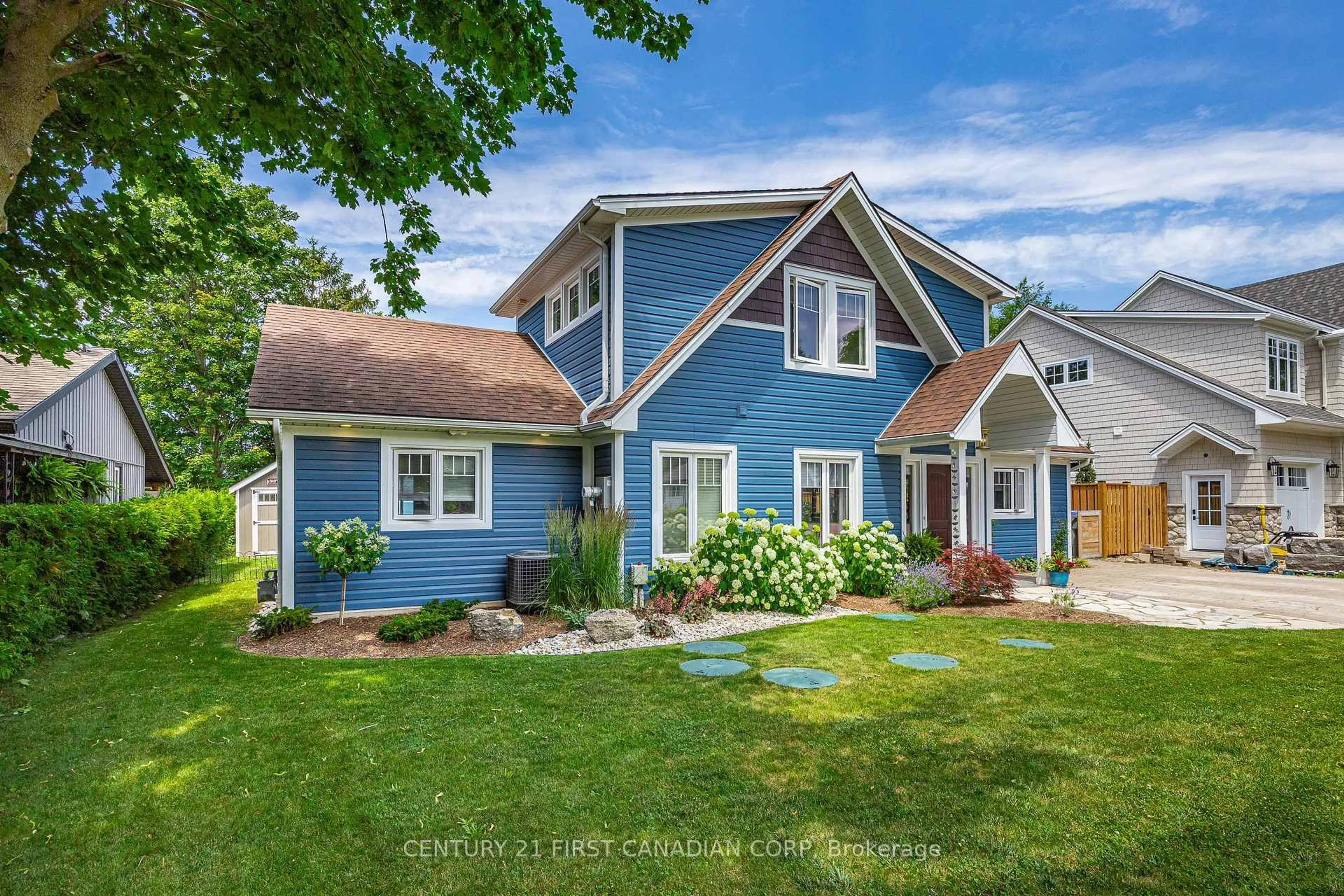 Home with vinyl exterior material, street for 71257 Elizabeth St, Bluewater Ontario N0M 1N0