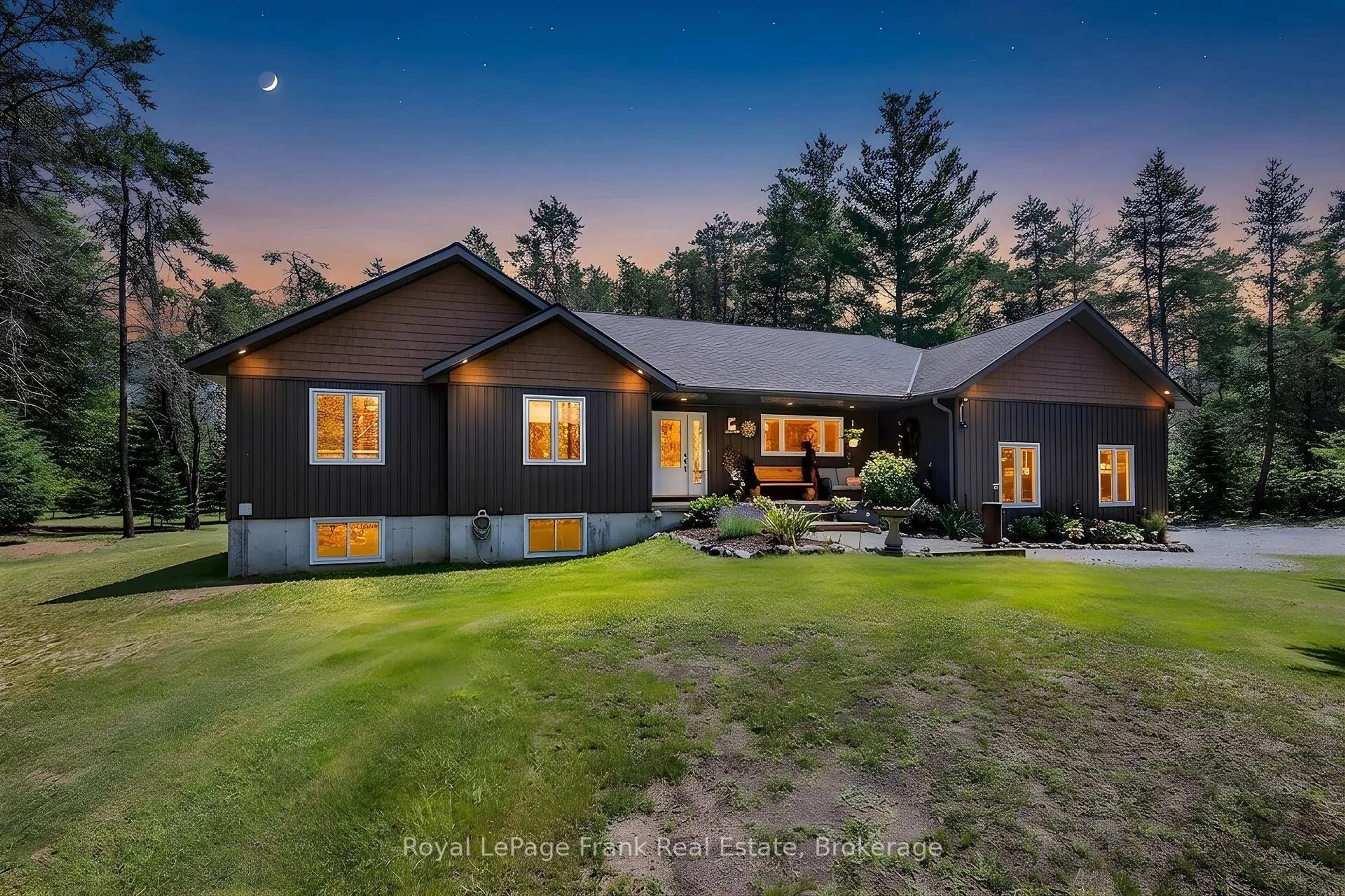 Home with vinyl exterior material, mountain view for 30 Hodgson Dr, Kawartha Lakes Ontario K0M 1C0