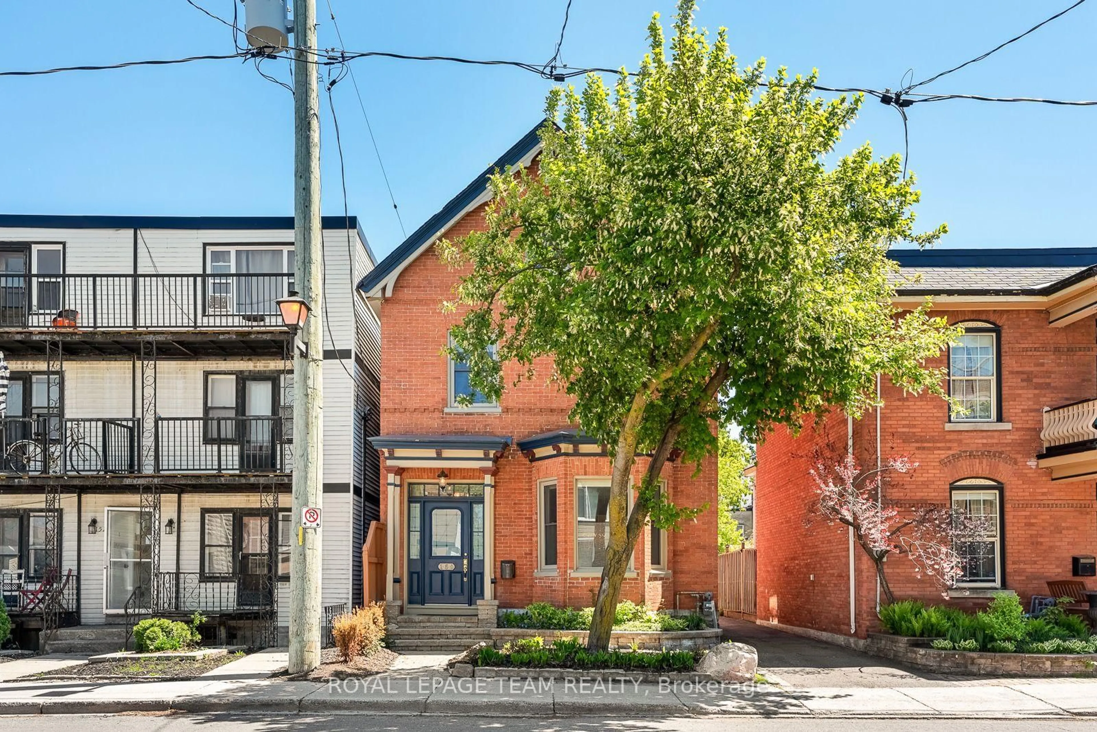 Home with brick exterior material, street for 150 Guigues Ave, Ottawa Ontario K1N 5H9