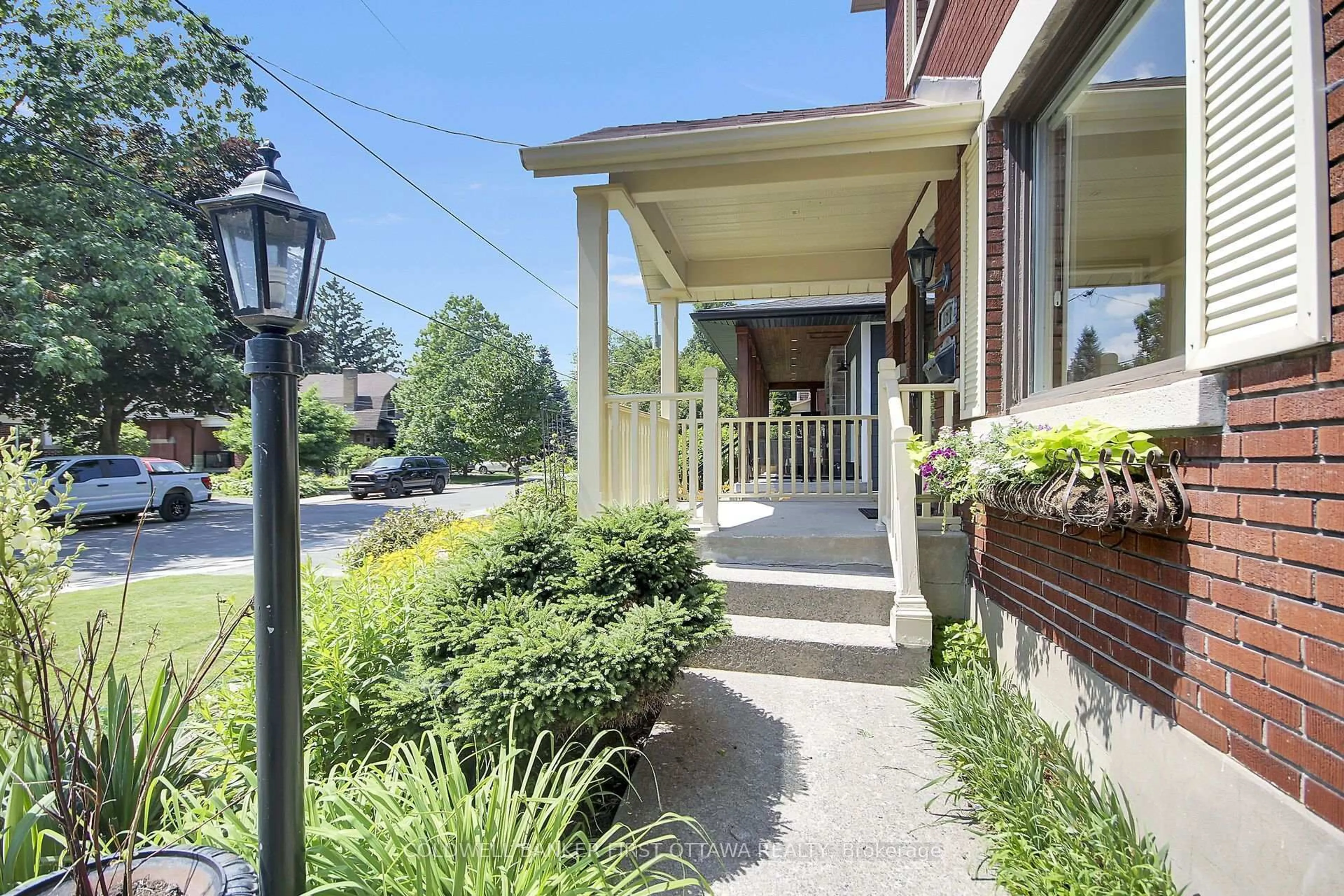 Patio, street for 167 Faraday St, Ottawa Ontario K1Y 3M5
