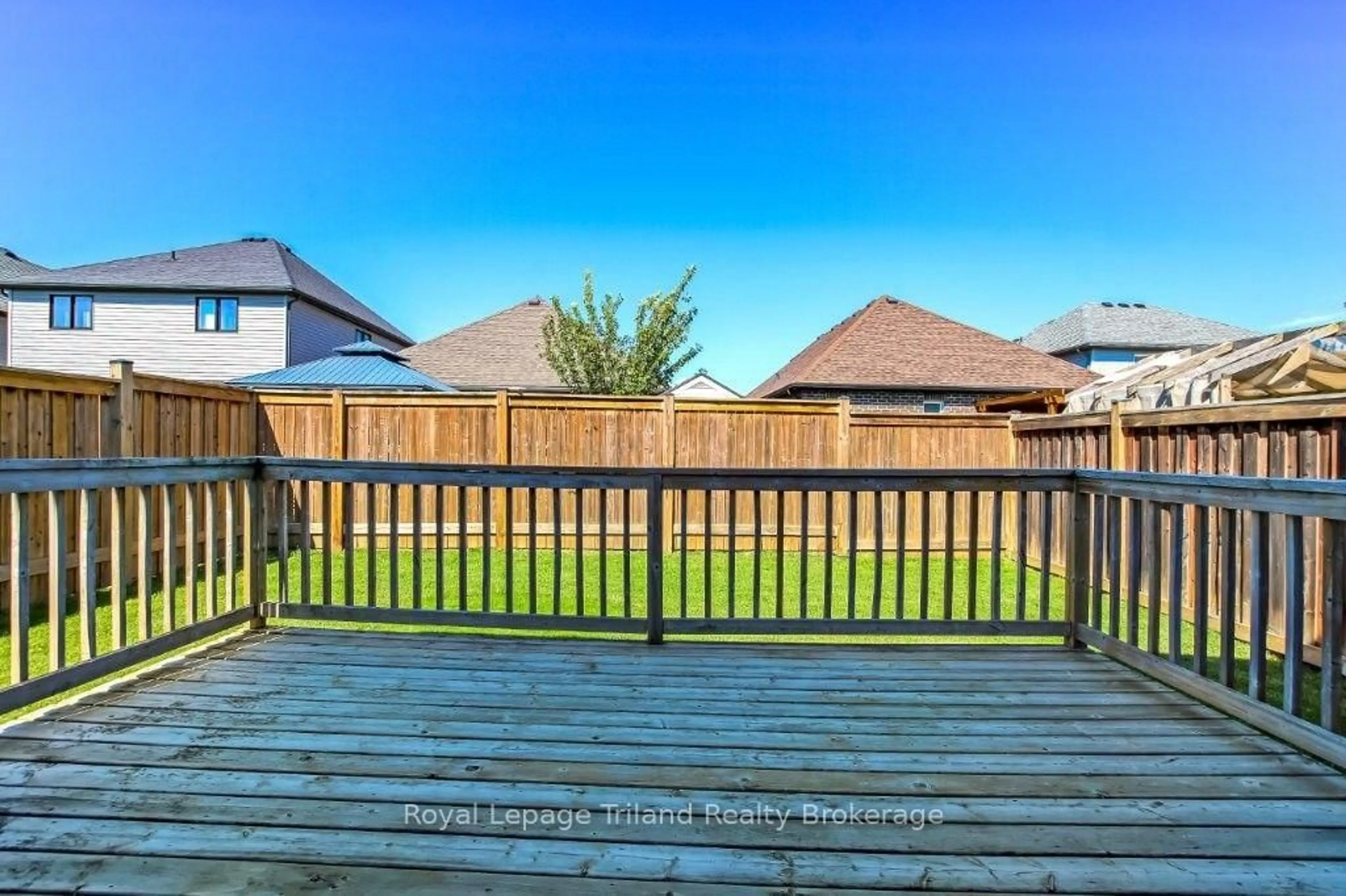 Patio, water/lake/river/ocean view for 129 Passchendaele St, Woodstock Ontario N4T 0J3