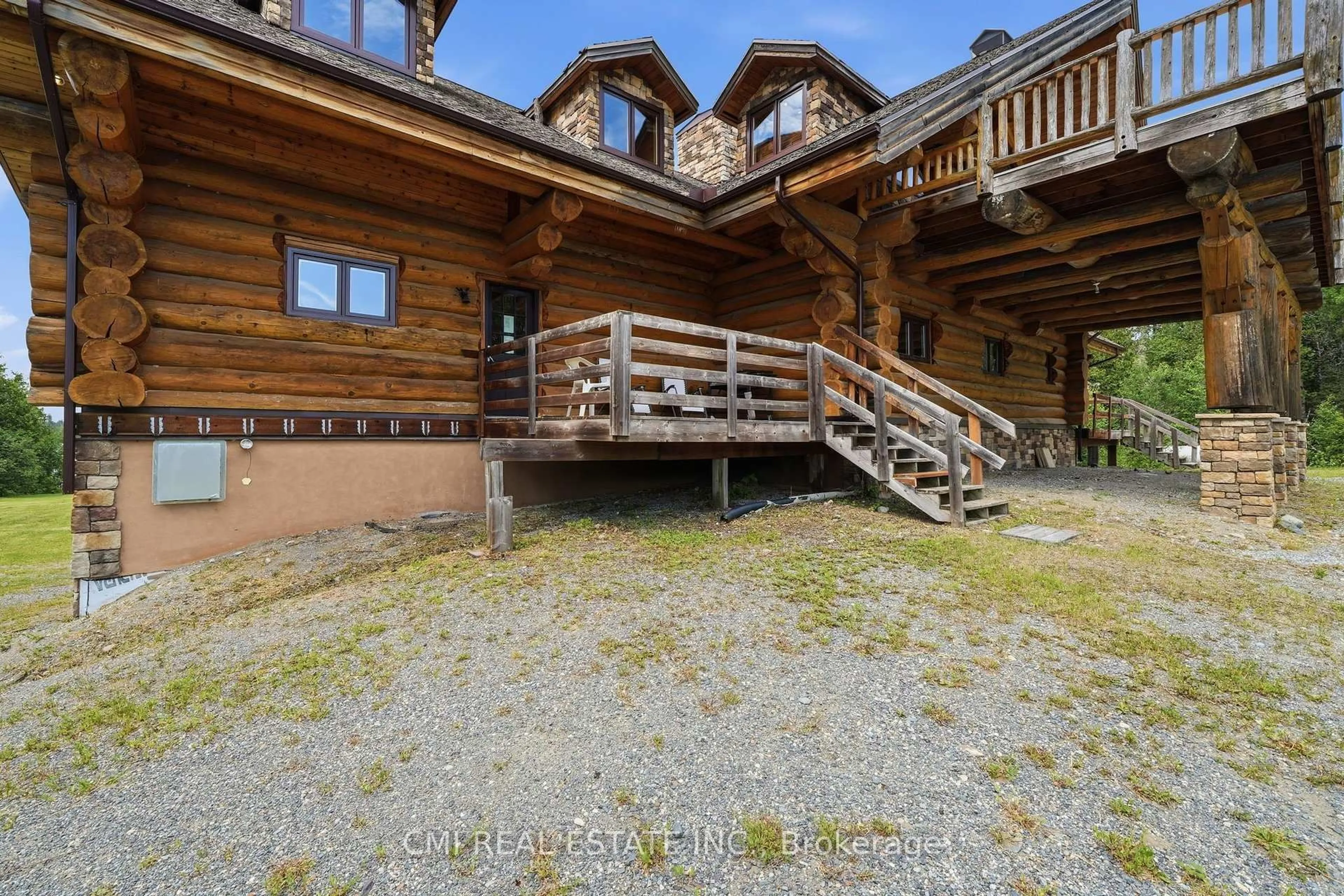 Patio, building for 240/250 KANICHEE MINE Rd, Temagami Ontario P0H 2H0