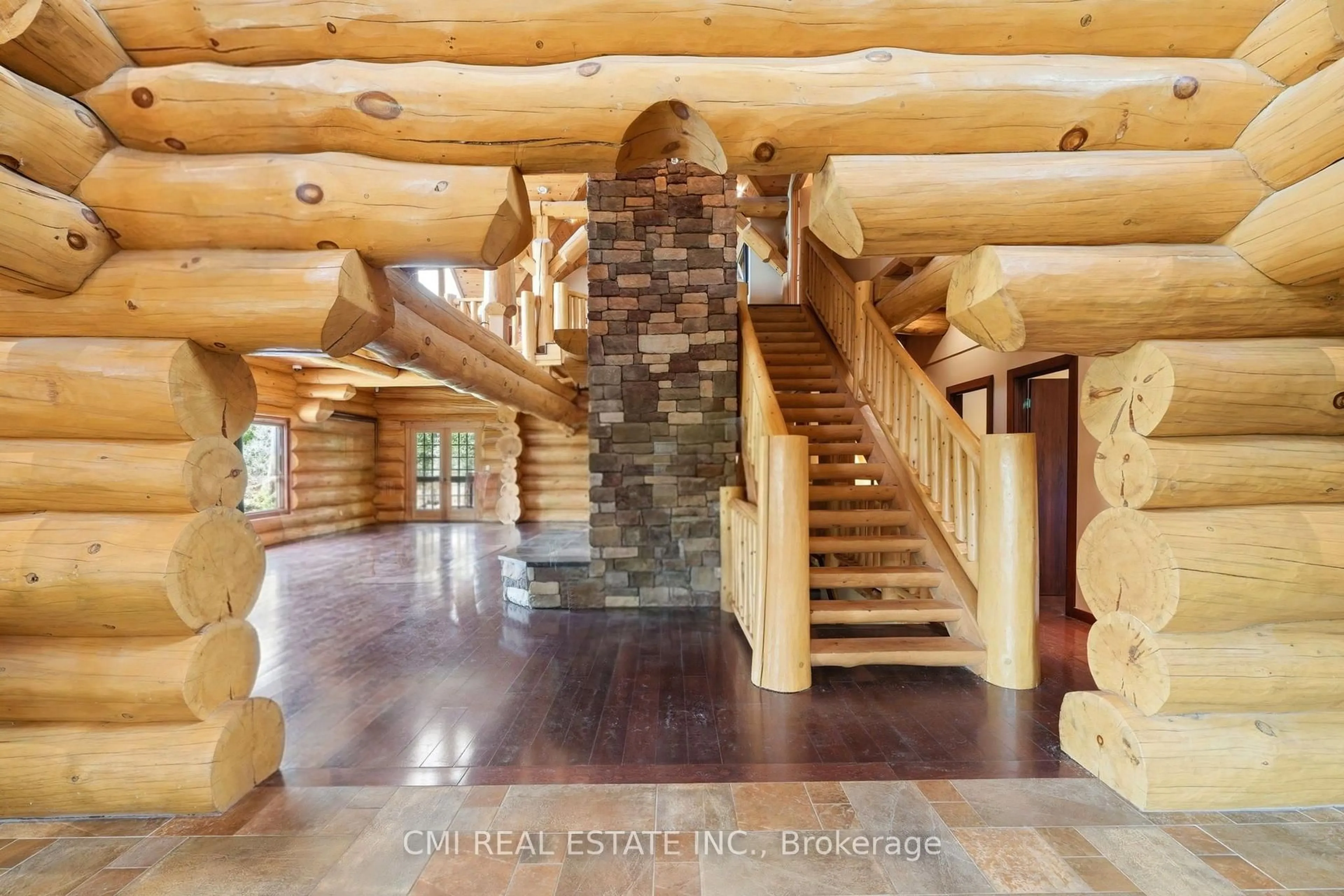 Indoor foyer for 240/250 KANICHEE MINE Rd, Temagami Ontario P0H 2H0