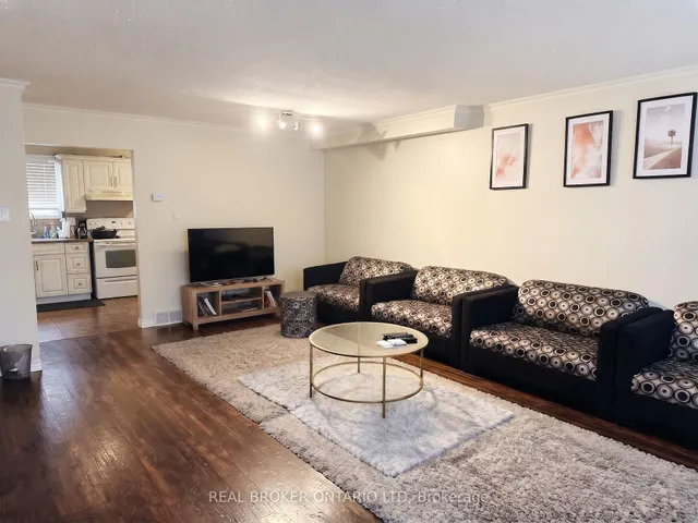 475 Sandringham Cres #25, London South 3