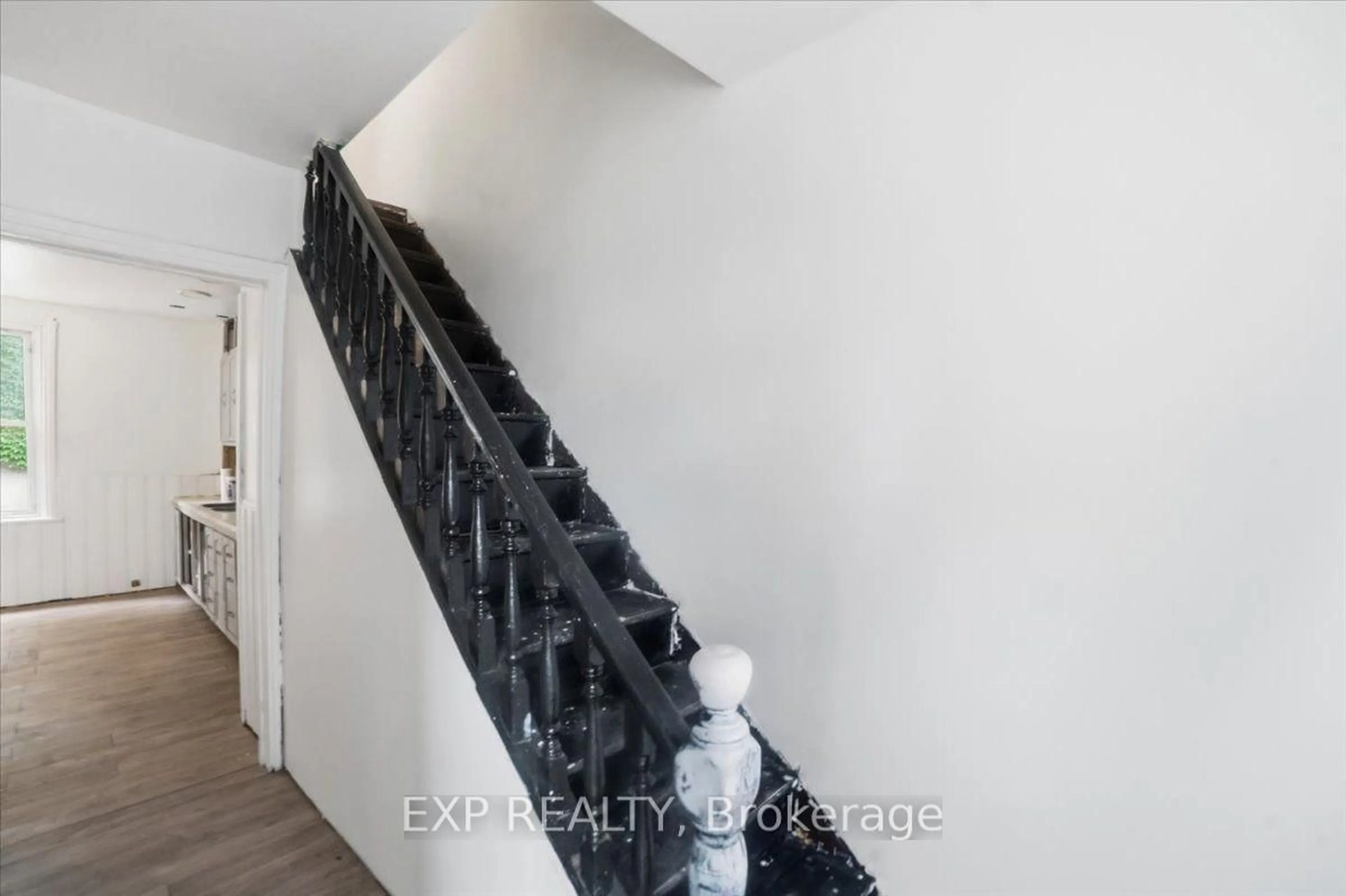 Unknown for 25 Albemarle St, Hamilton Ontario L8L 7G5