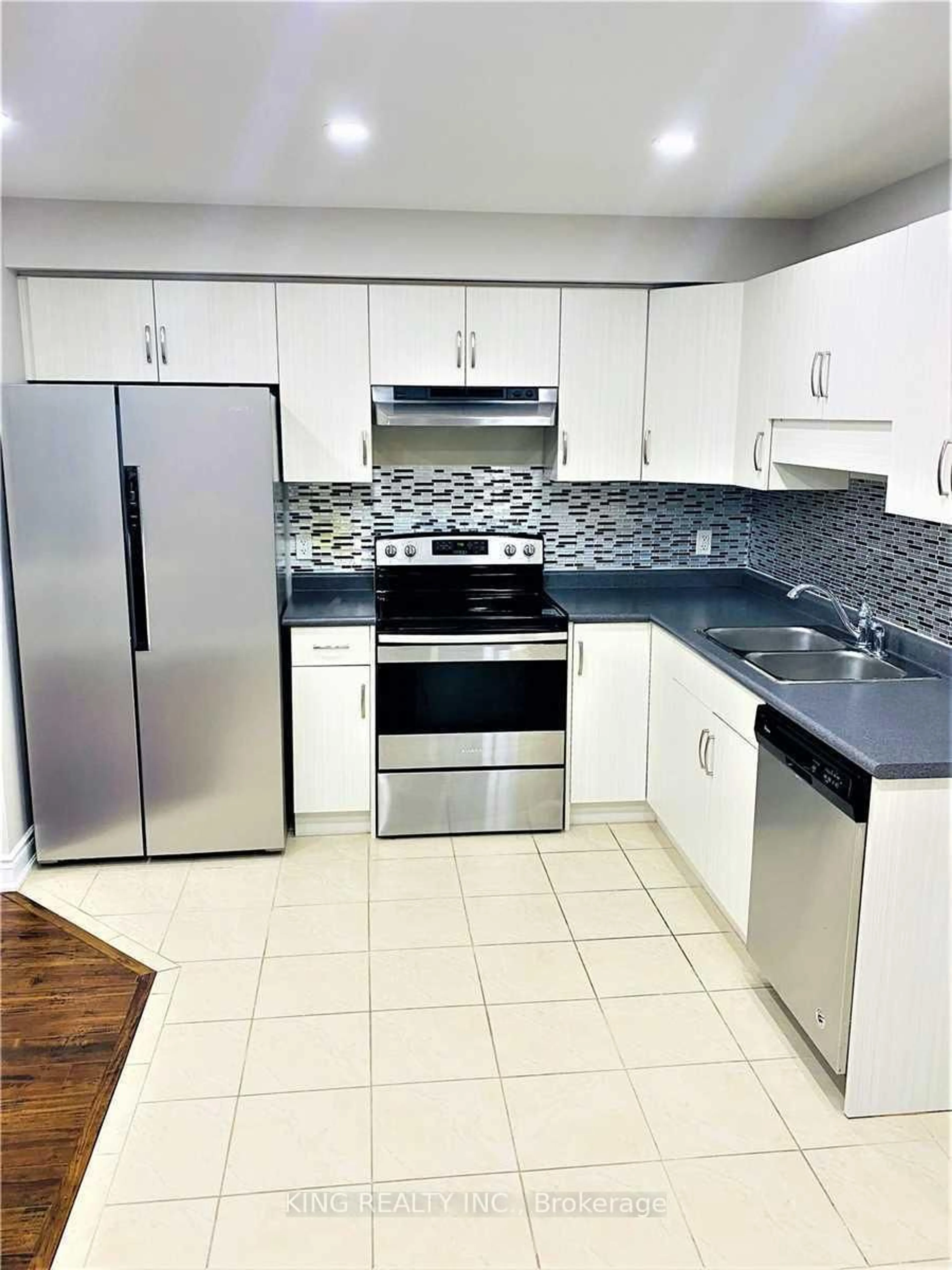 Standard kitchen, ceramic/tile floor for 285 Silverwood Ave, Welland Ontario L3C 0B7