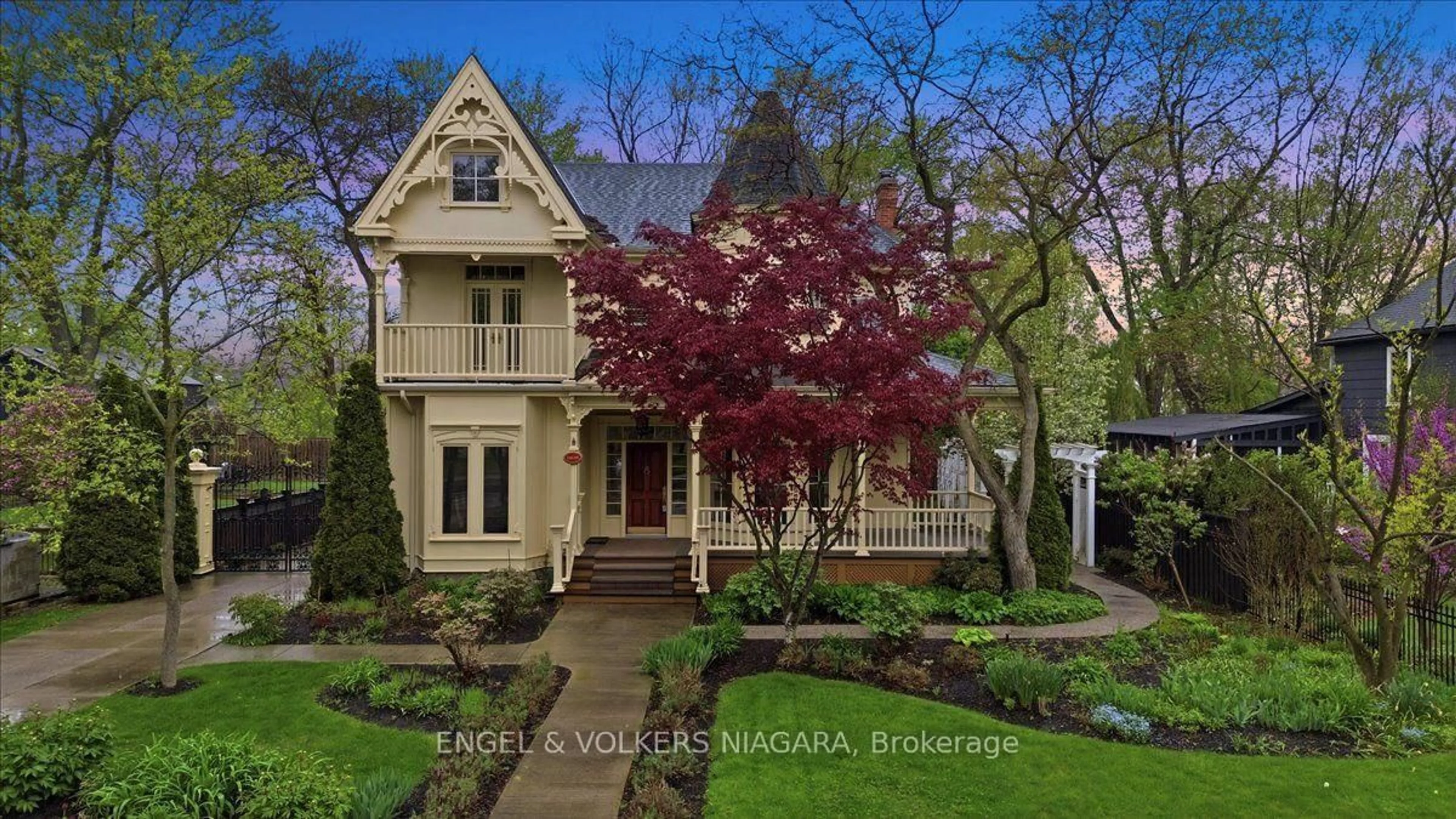 Home with brick exterior material, street for 14650 Niagara Pkwy, Niagara-on-the-Lake Ontario L0S 1J0