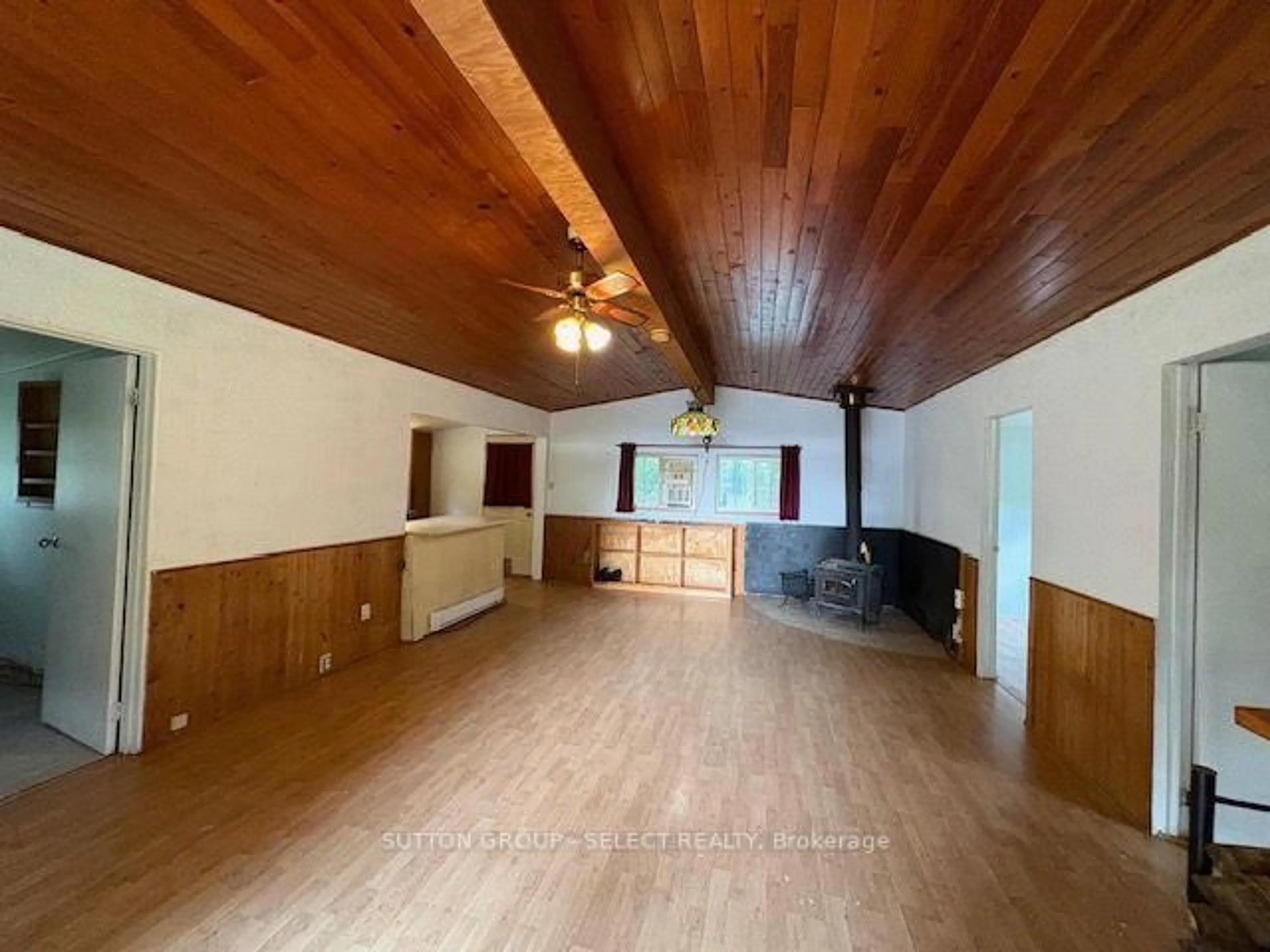 A pic of a room for 21060 Riverview Dr, Thames Centre Ontario N0M 2P0