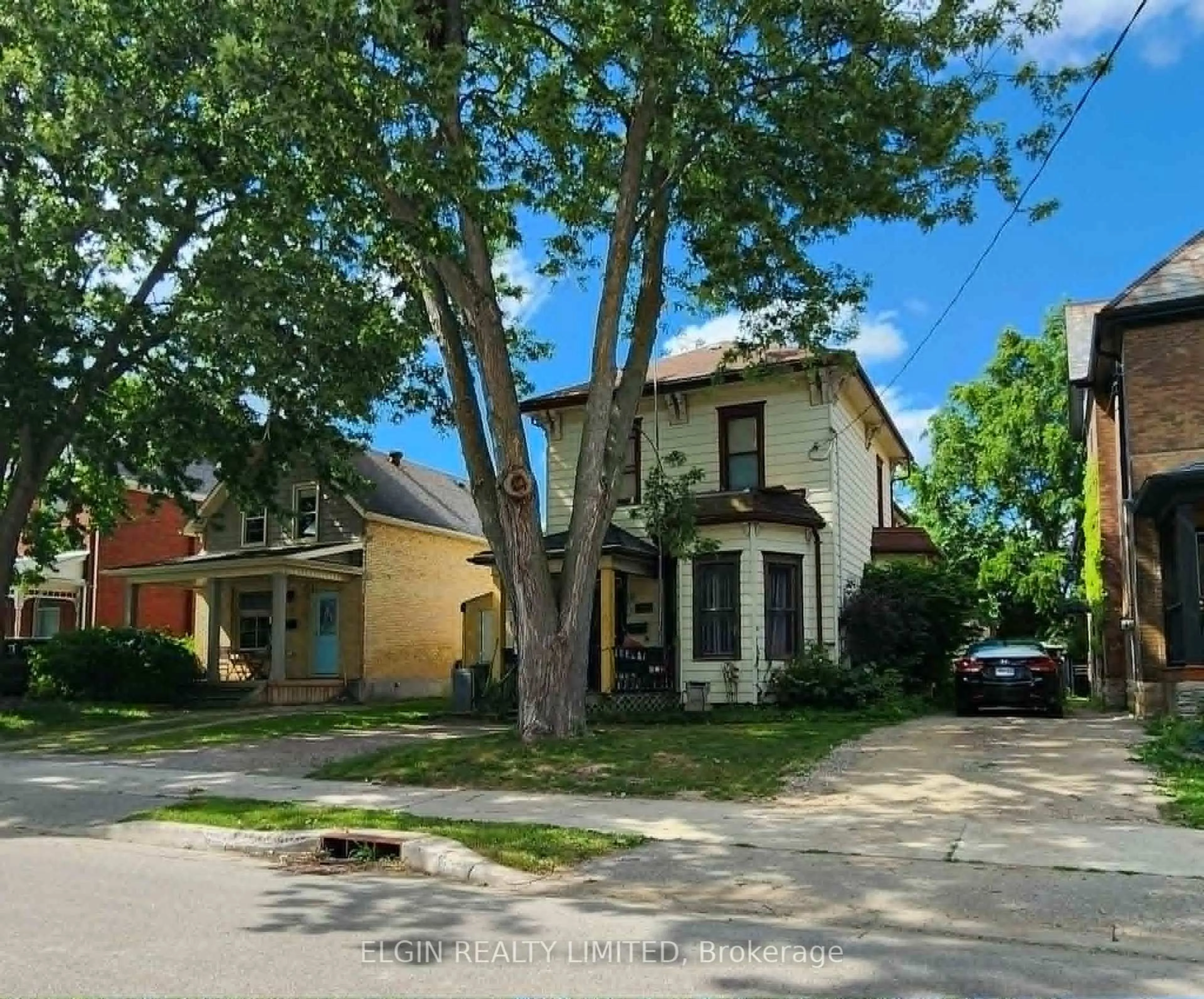 Home with brick exterior material, street for 107 Gladstone Ave, St. Thomas Ontario N5R 2L9